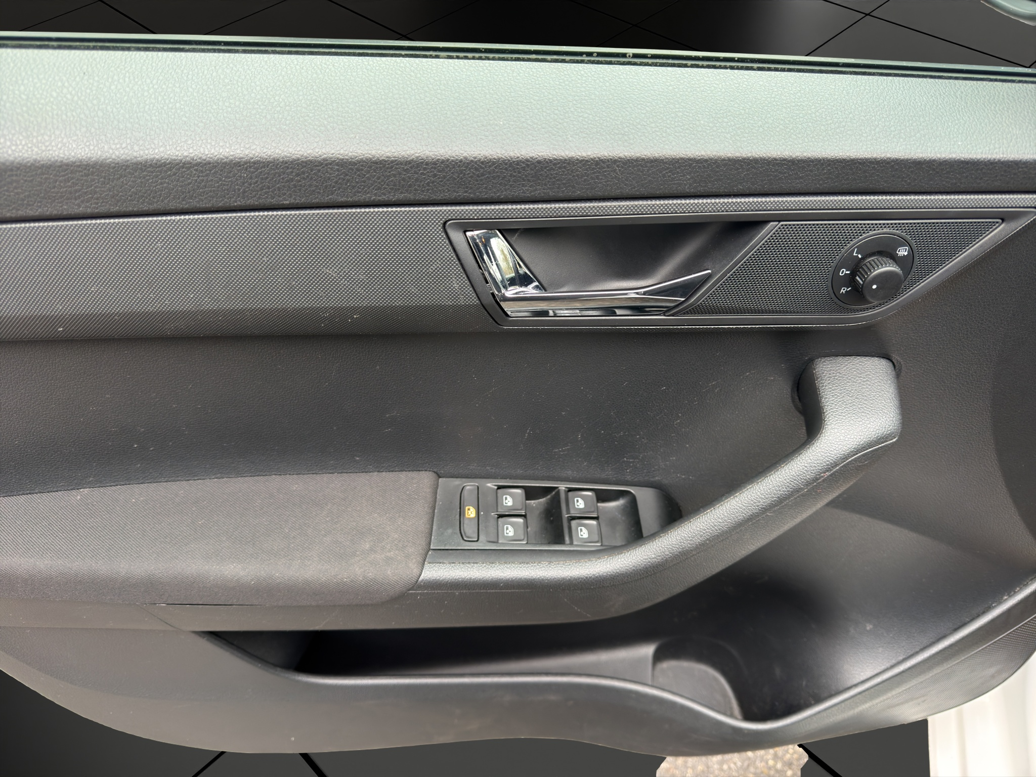 listing desktop thumbnail image 20