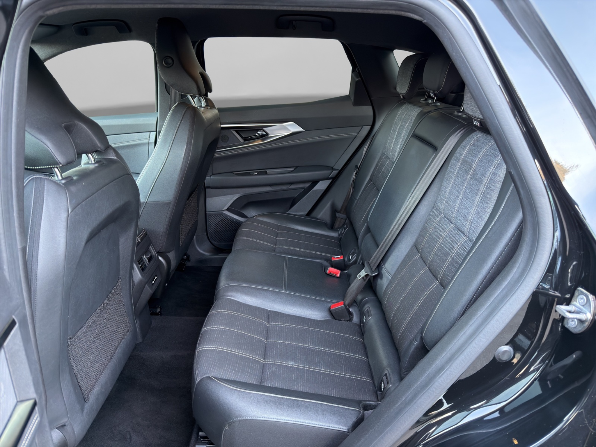 listing desktop thumbnail image 8