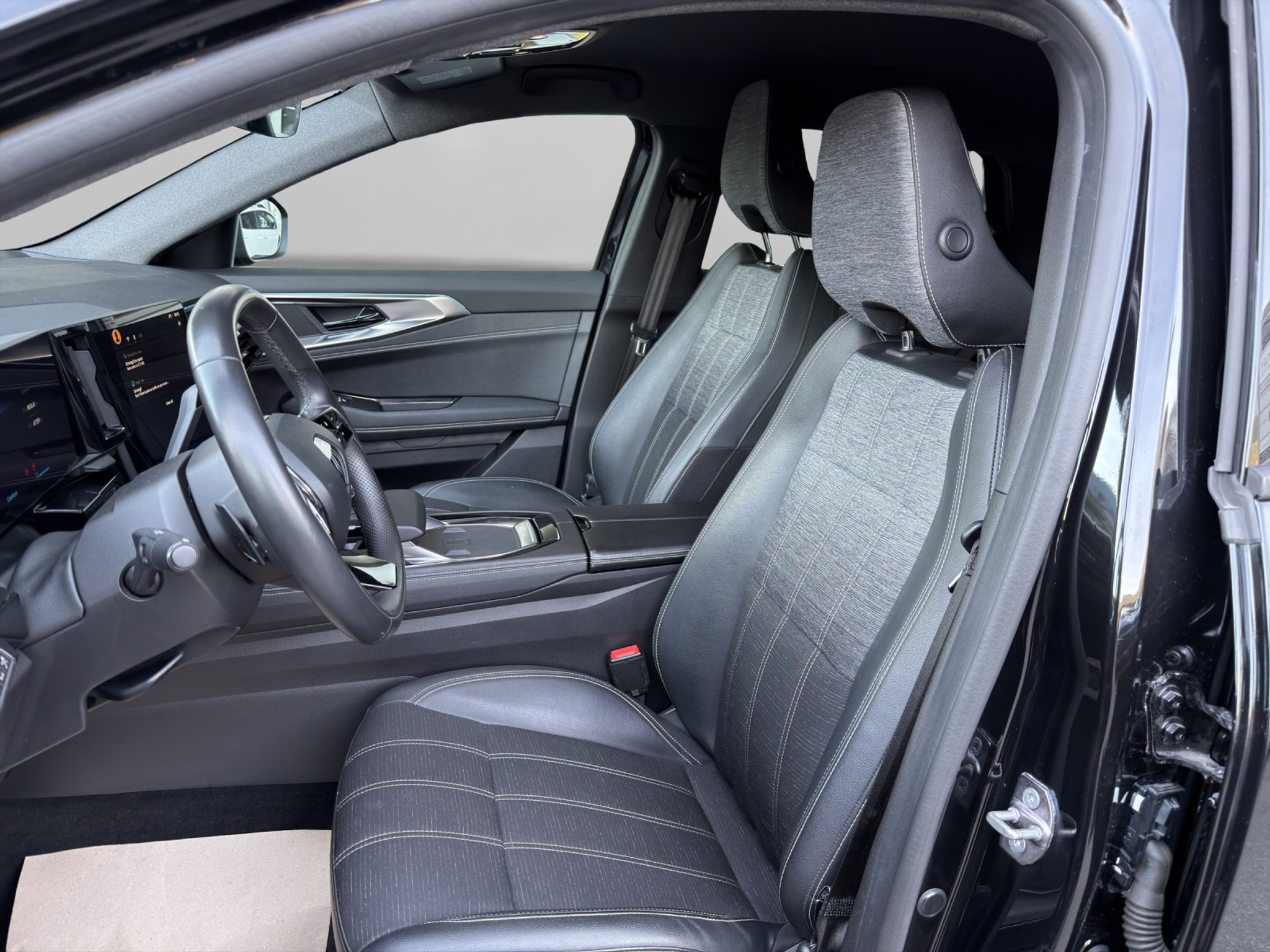 listing desktop thumbnail image 6