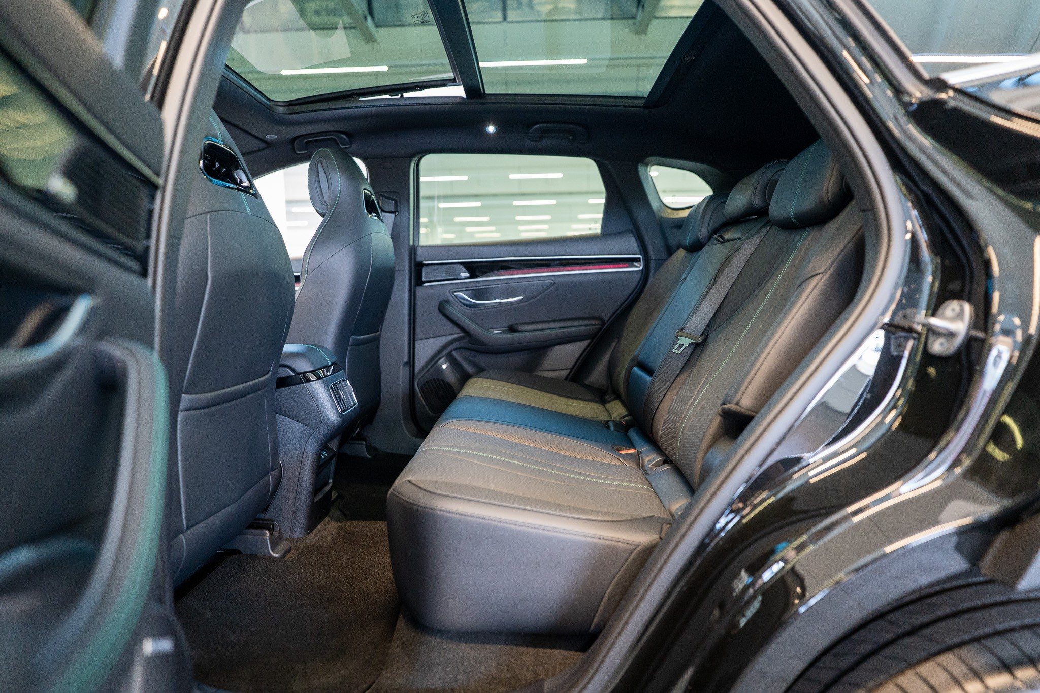 listing desktop thumbnail image 11