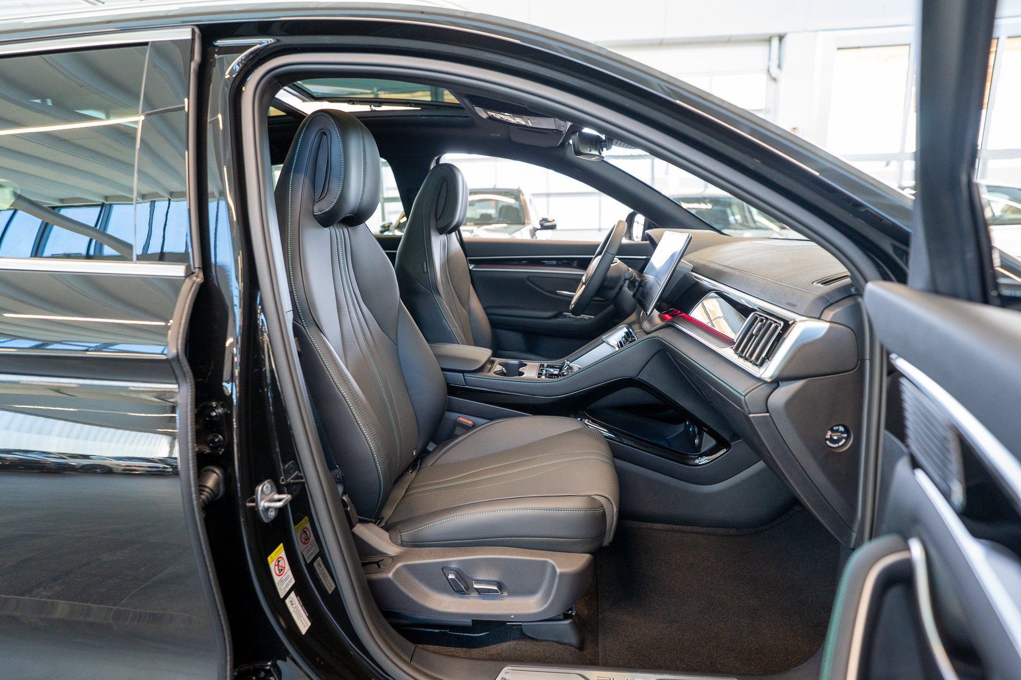 listing desktop thumbnail image 13