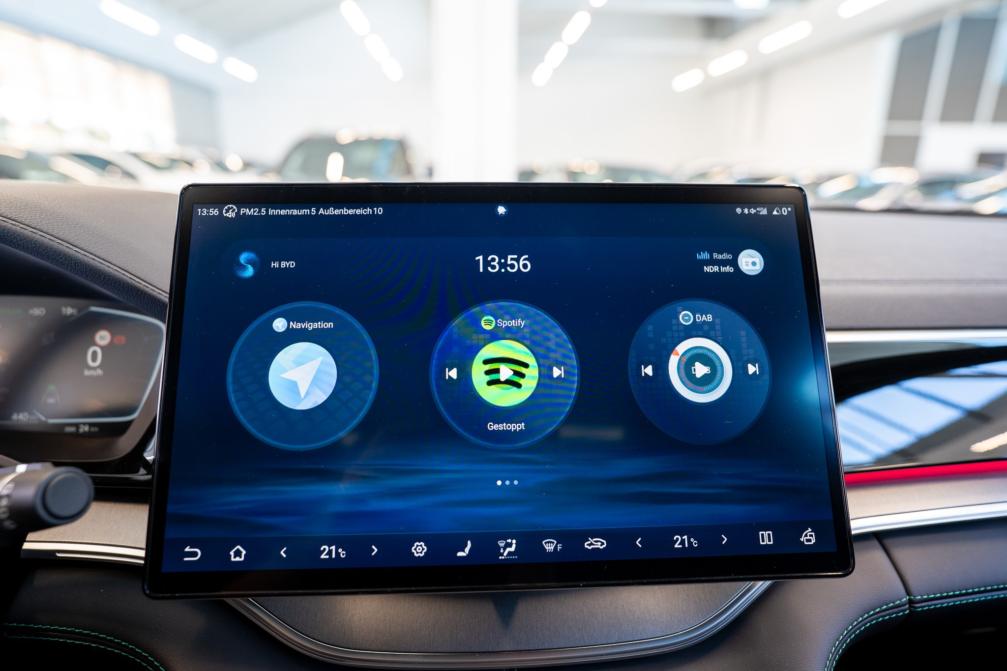 listing desktop thumbnail image 18