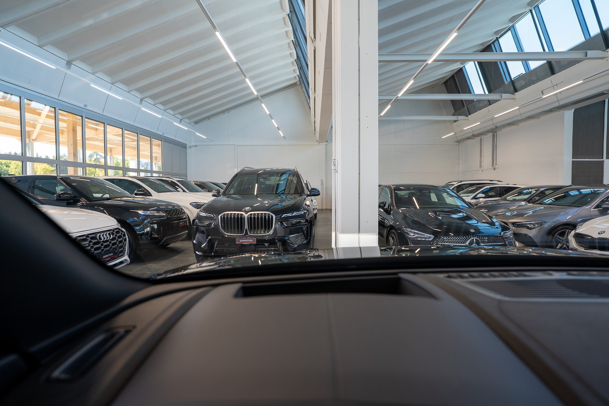 listing desktop thumbnail image 25