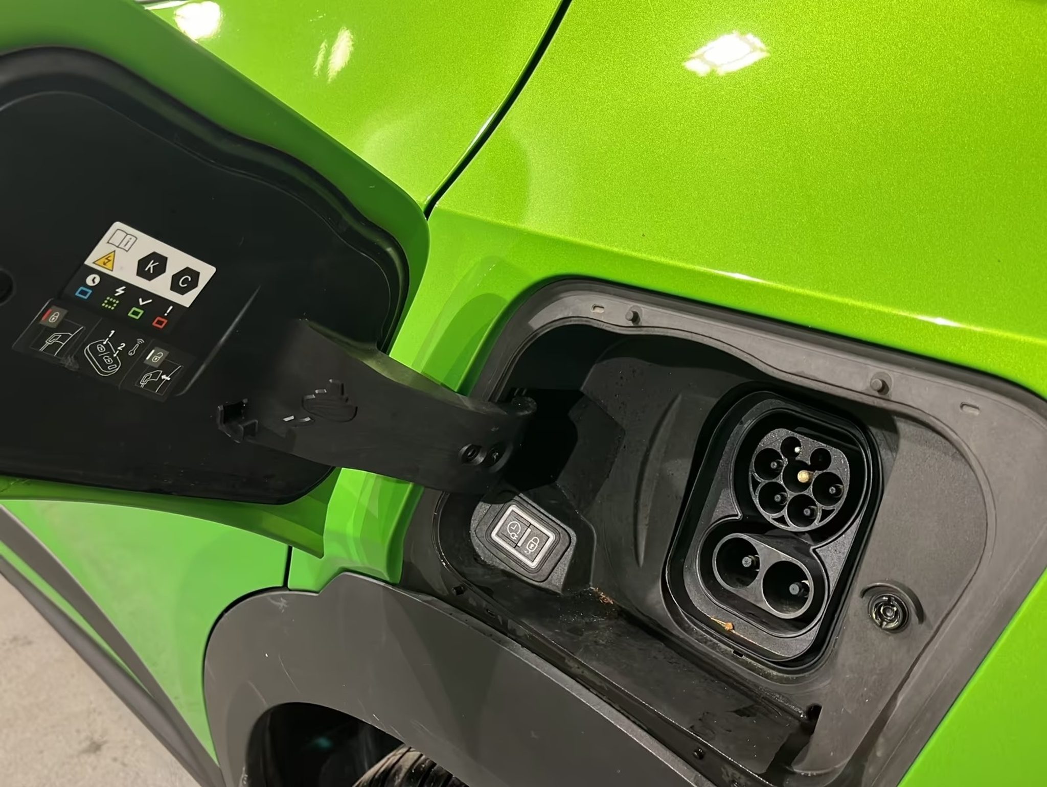 listing desktop thumbnail image 12