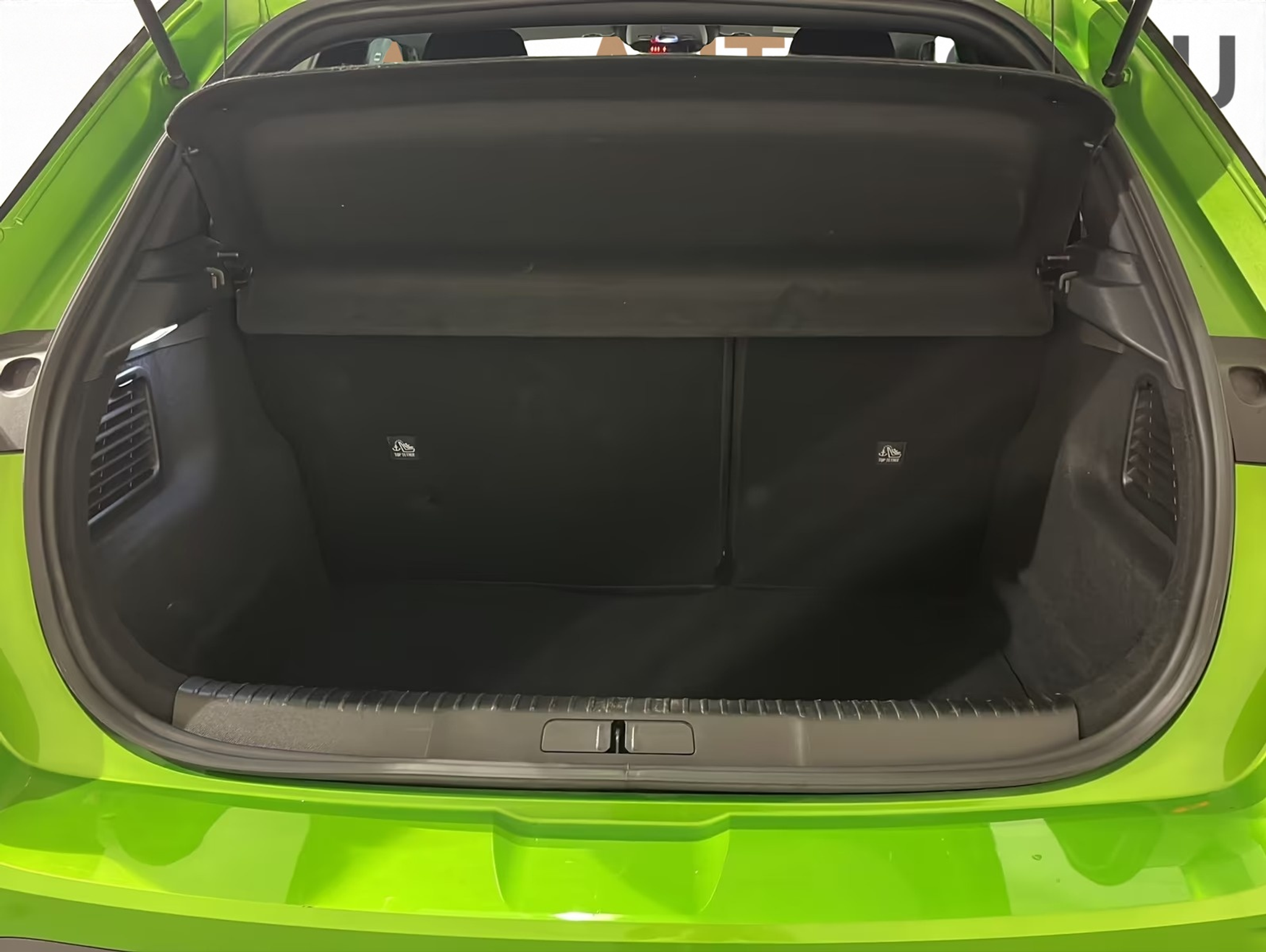 listing desktop thumbnail image 24