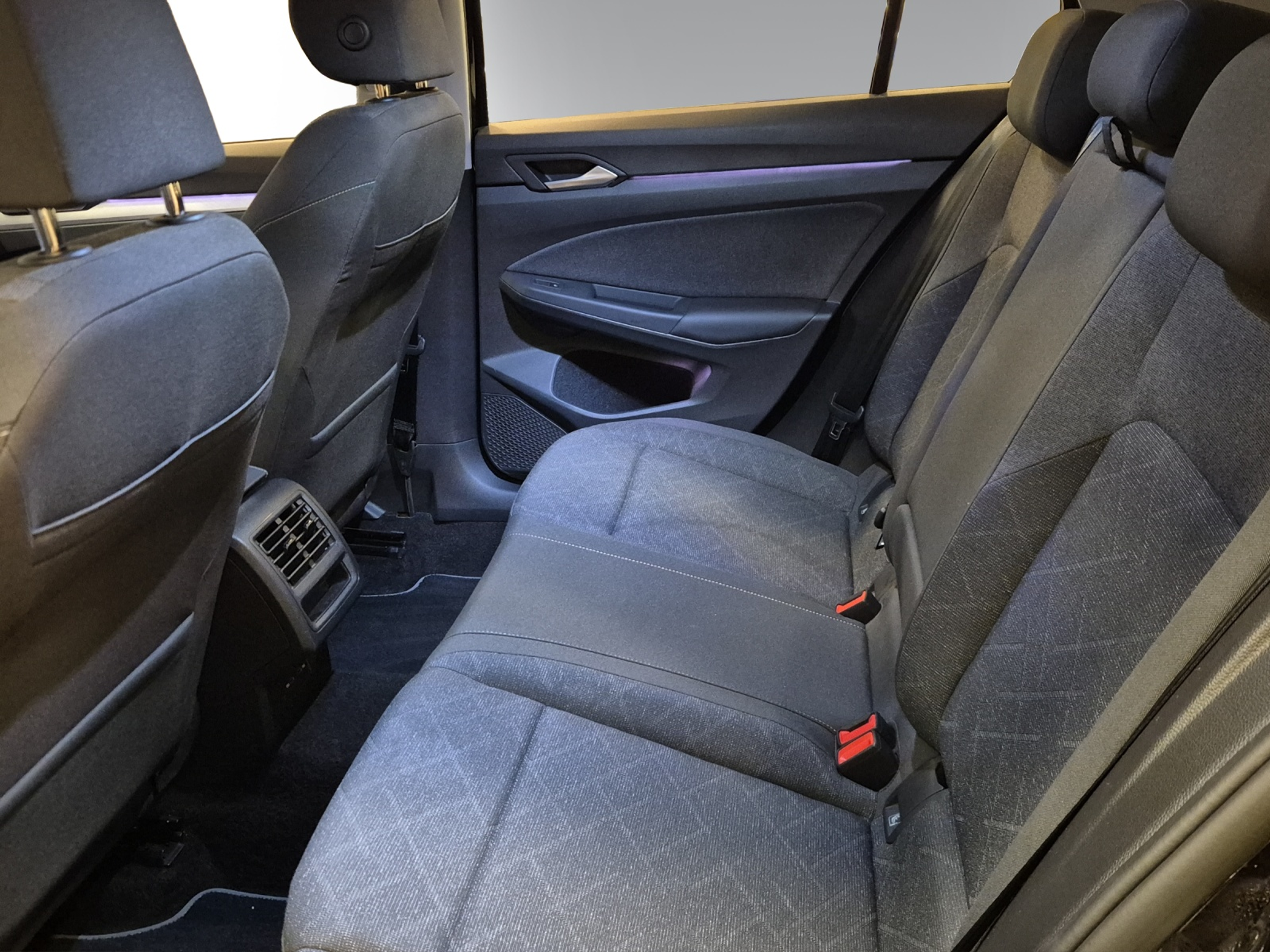 listing desktop thumbnail image 9