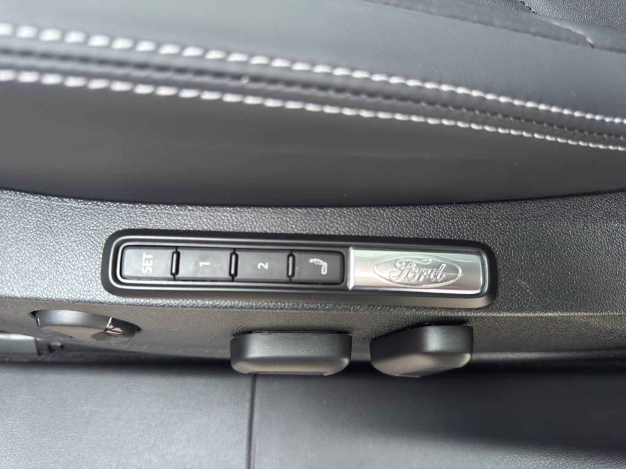 listing desktop thumbnail image 16