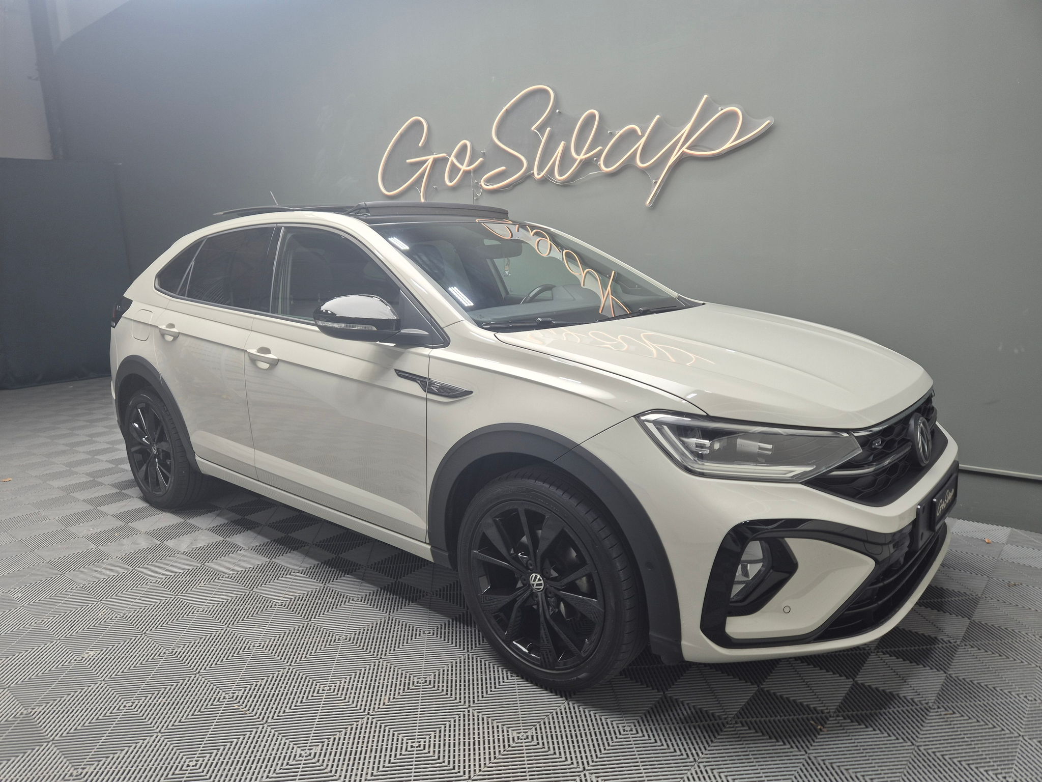 listing desktop thumbnail image 1