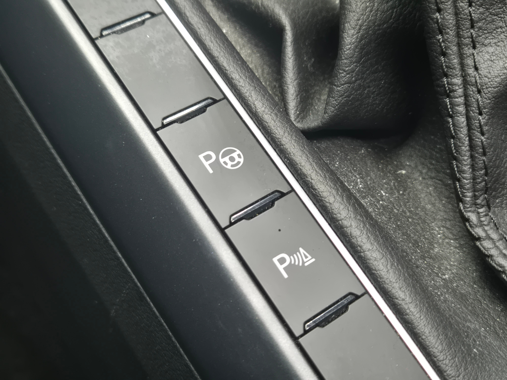 listing desktop thumbnail image 24