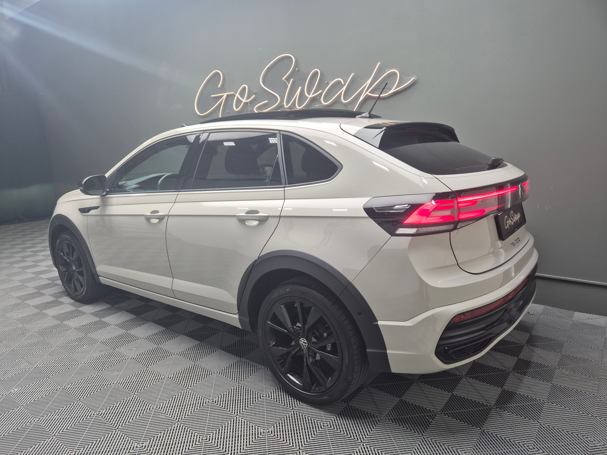 listing desktop thumbnail image 7