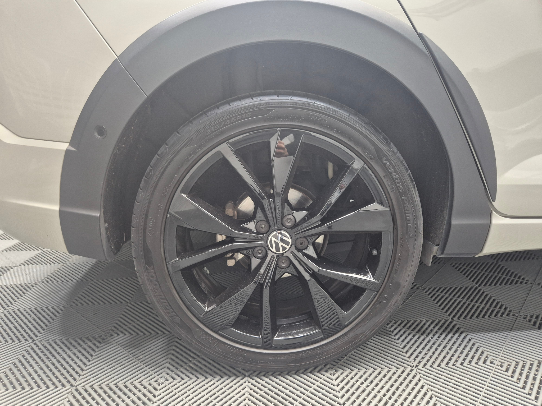 listing desktop thumbnail image 29