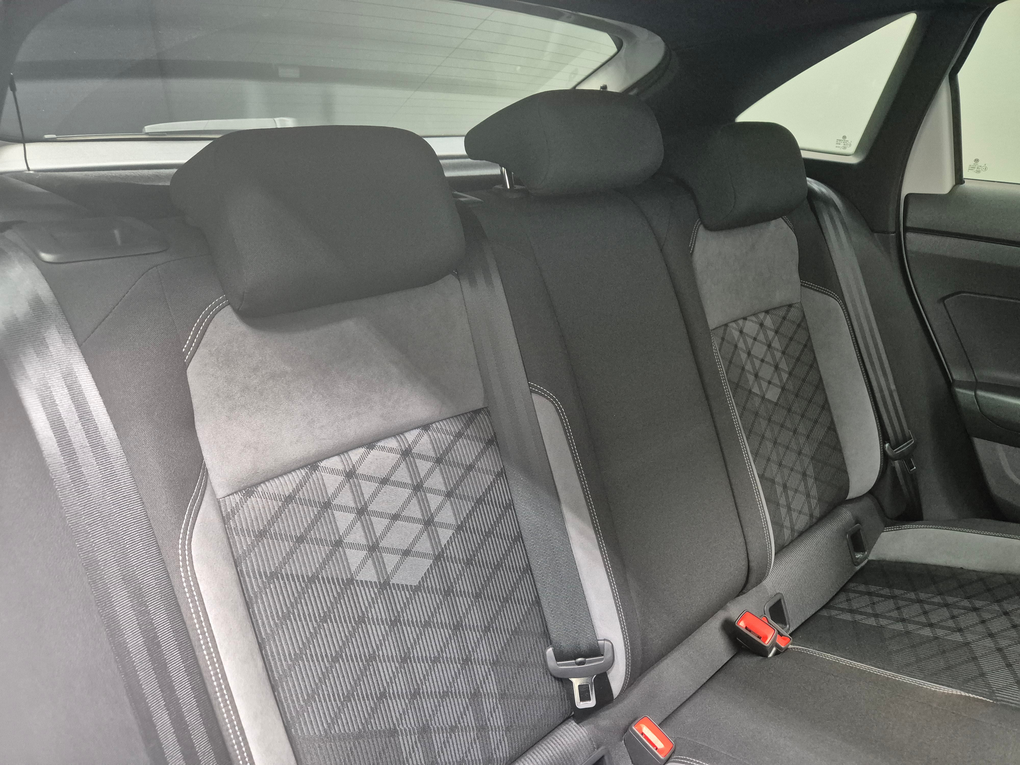 listing desktop thumbnail image 15