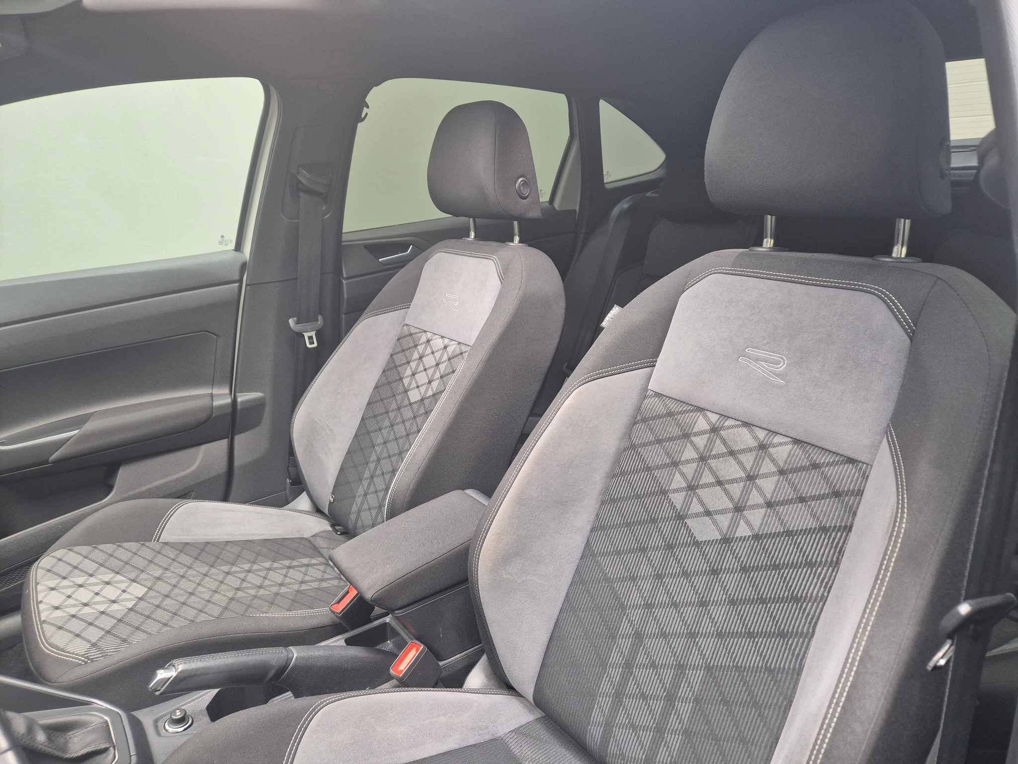 listing desktop thumbnail image 13