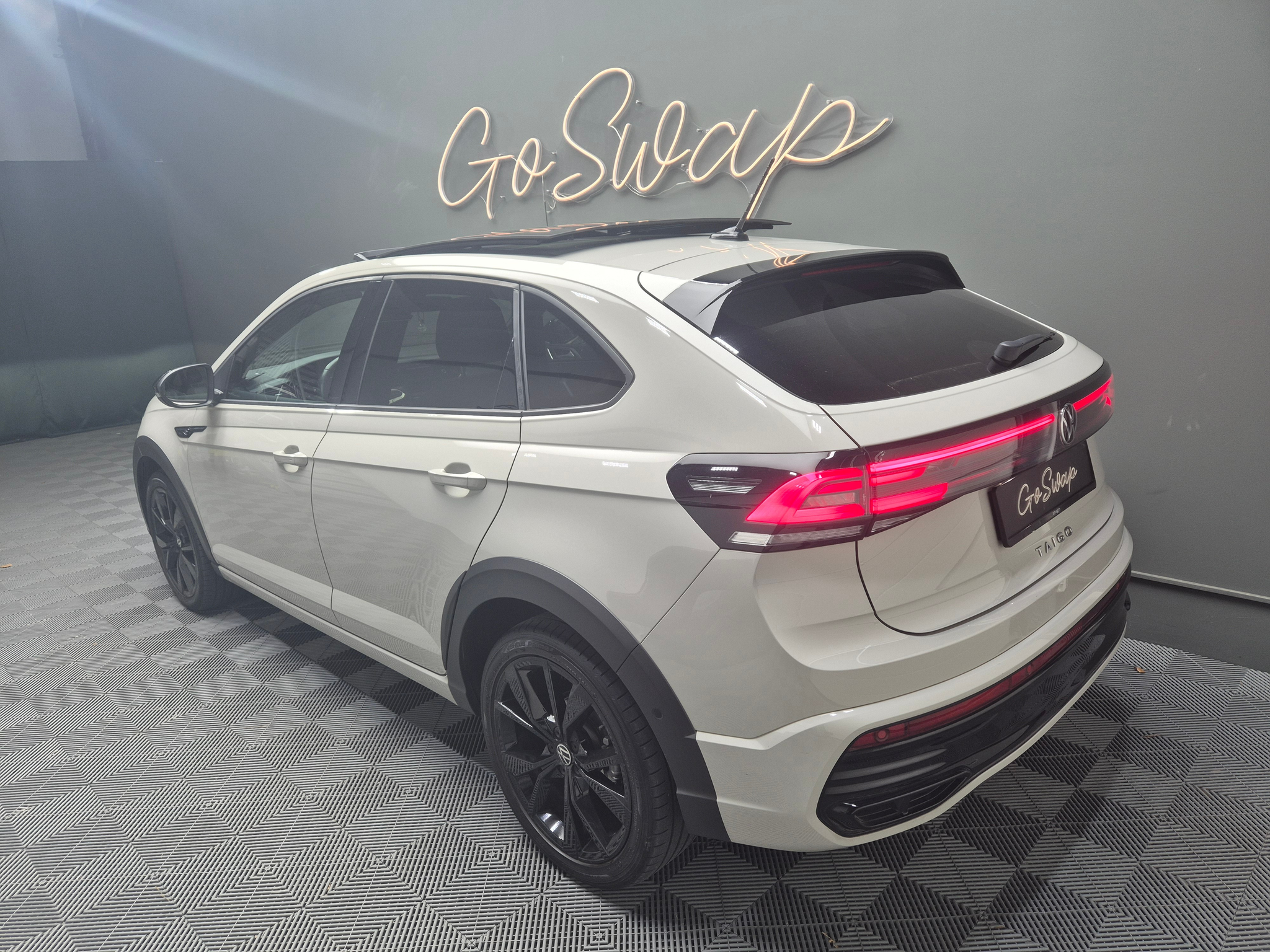 listing desktop thumbnail image 8