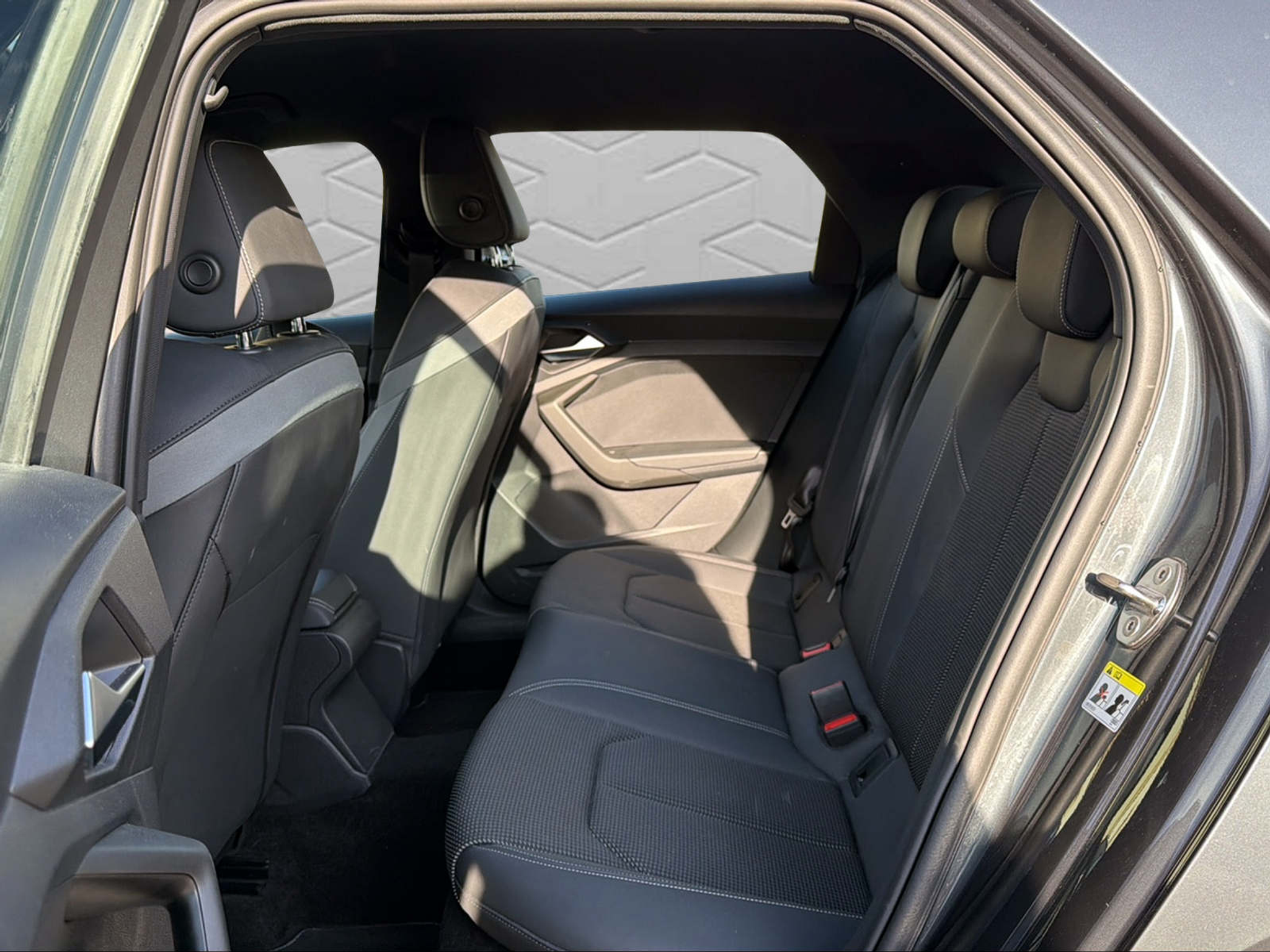 listing desktop thumbnail image 15