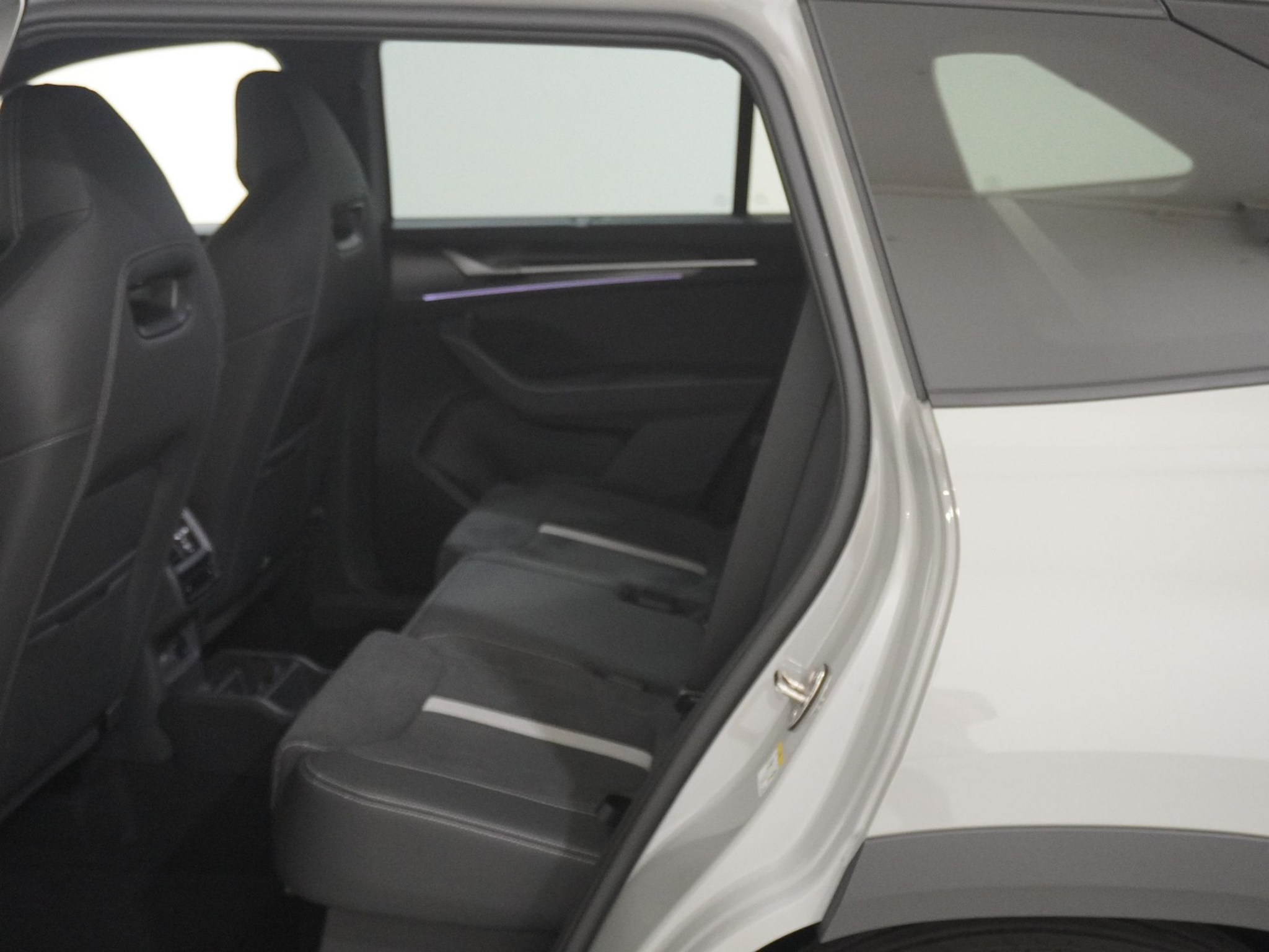 listing desktop thumbnail image 14