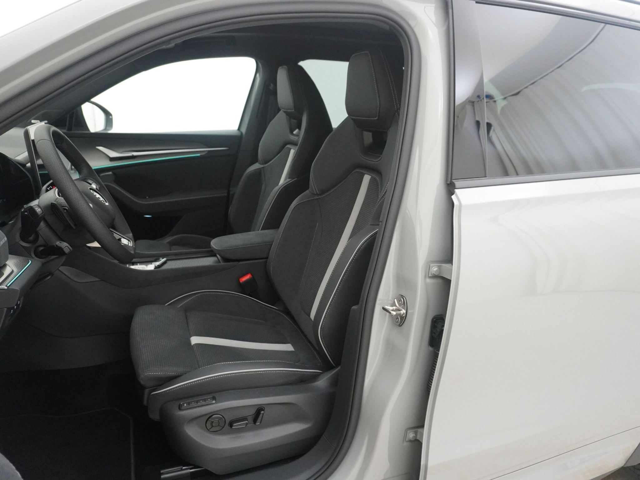 listing desktop thumbnail image 12