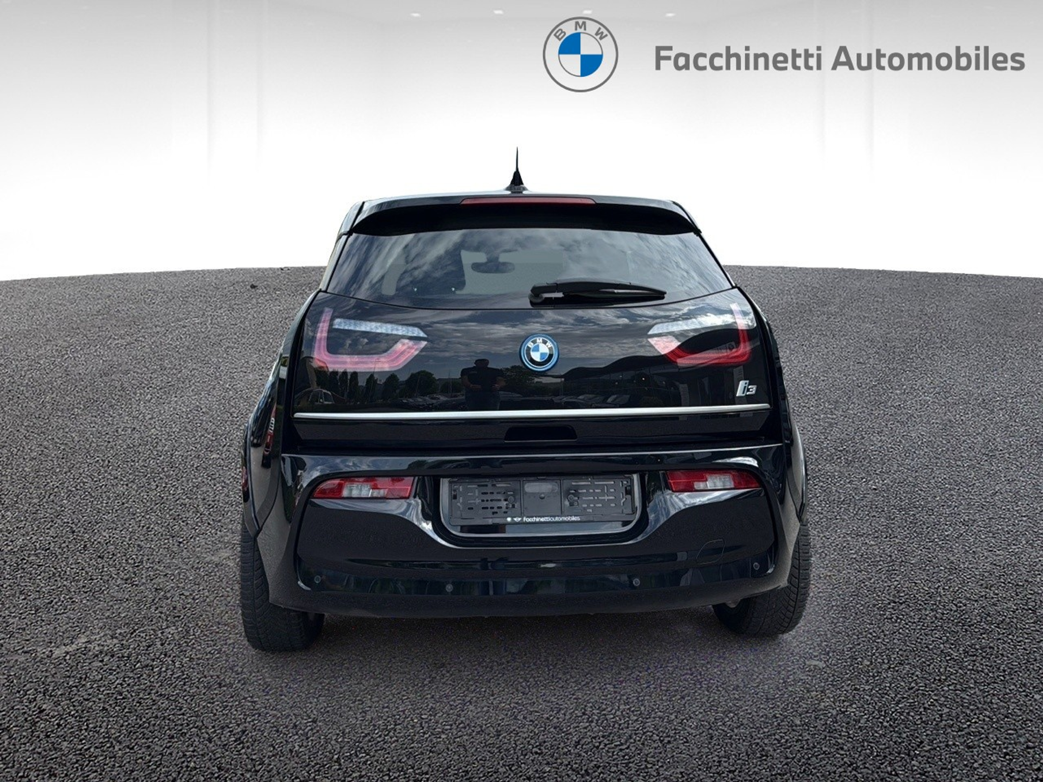 listing desktop thumbnail image 3