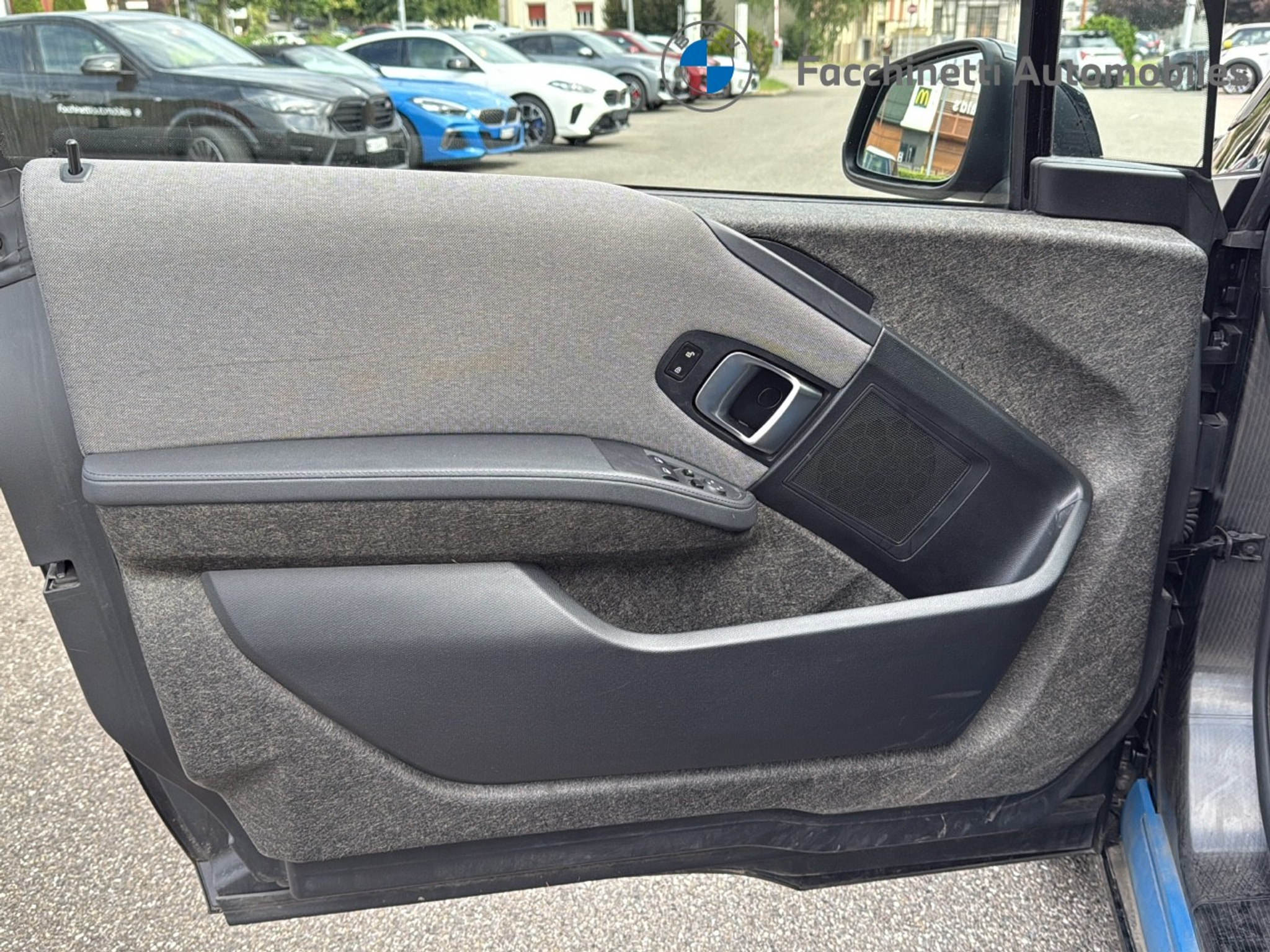 listing desktop thumbnail image 10