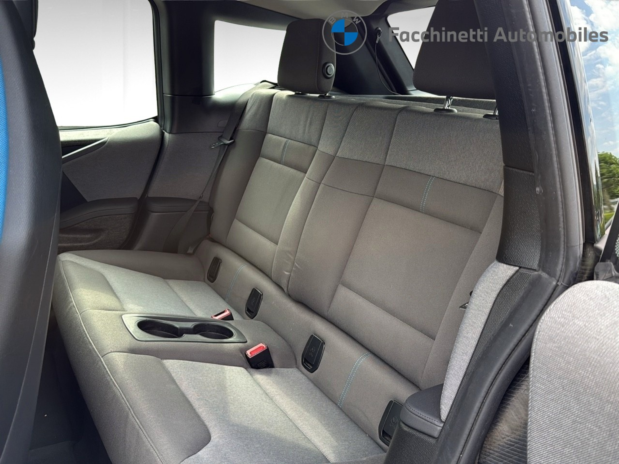 listing desktop thumbnail image 11