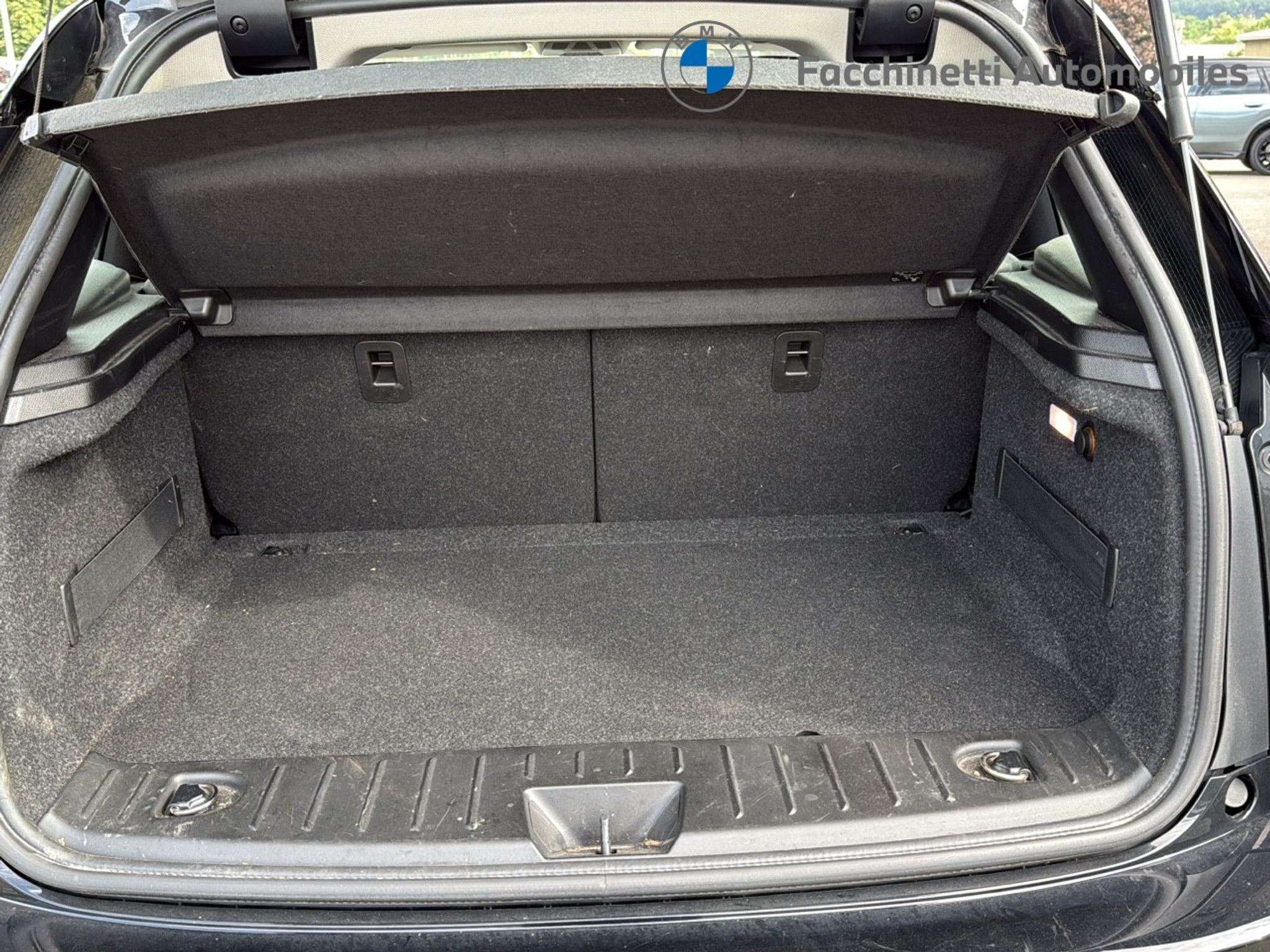 listing desktop thumbnail image 12