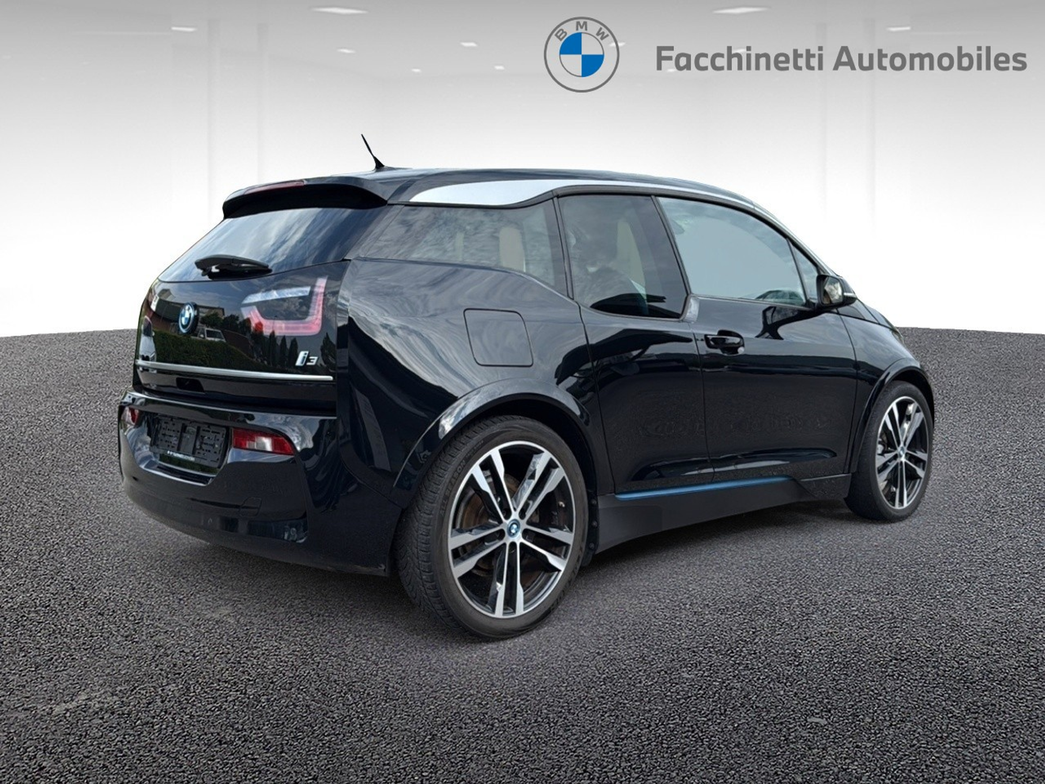 listing desktop thumbnail image 4