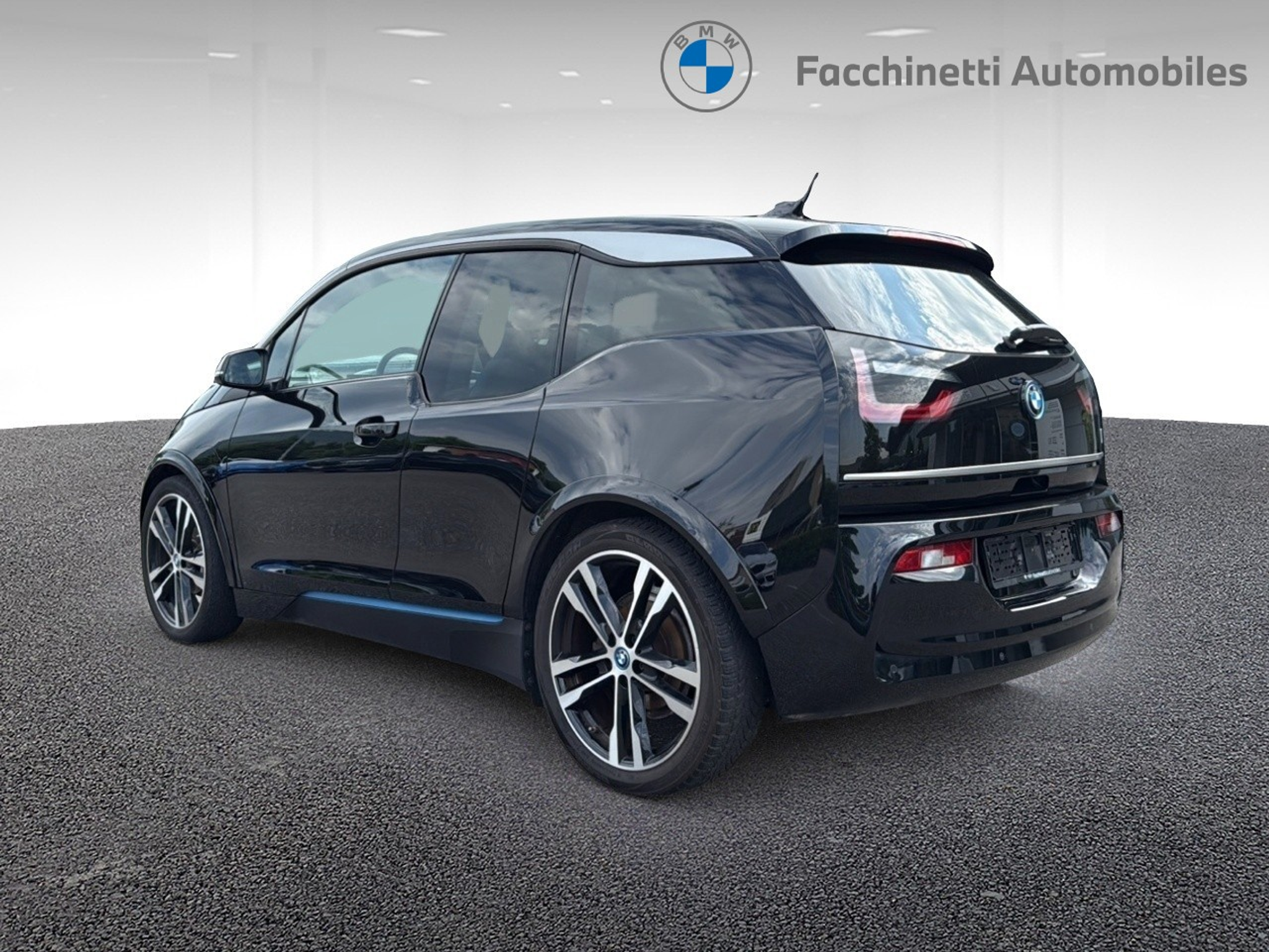 listing desktop thumbnail image 2