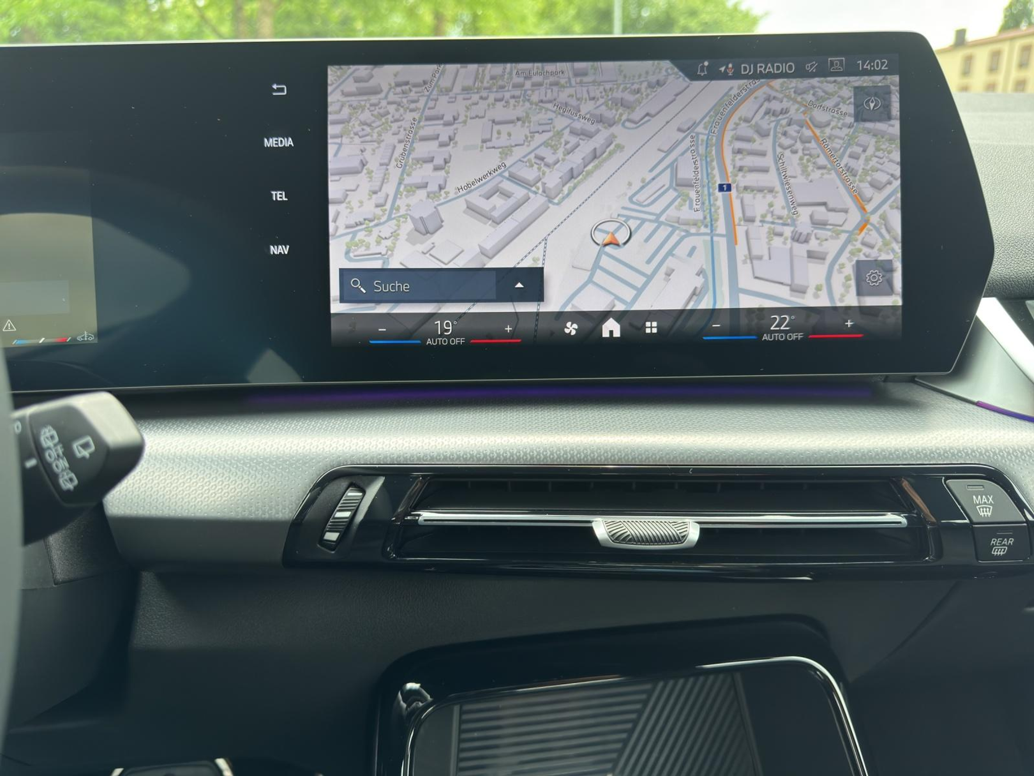 listing desktop thumbnail image 11