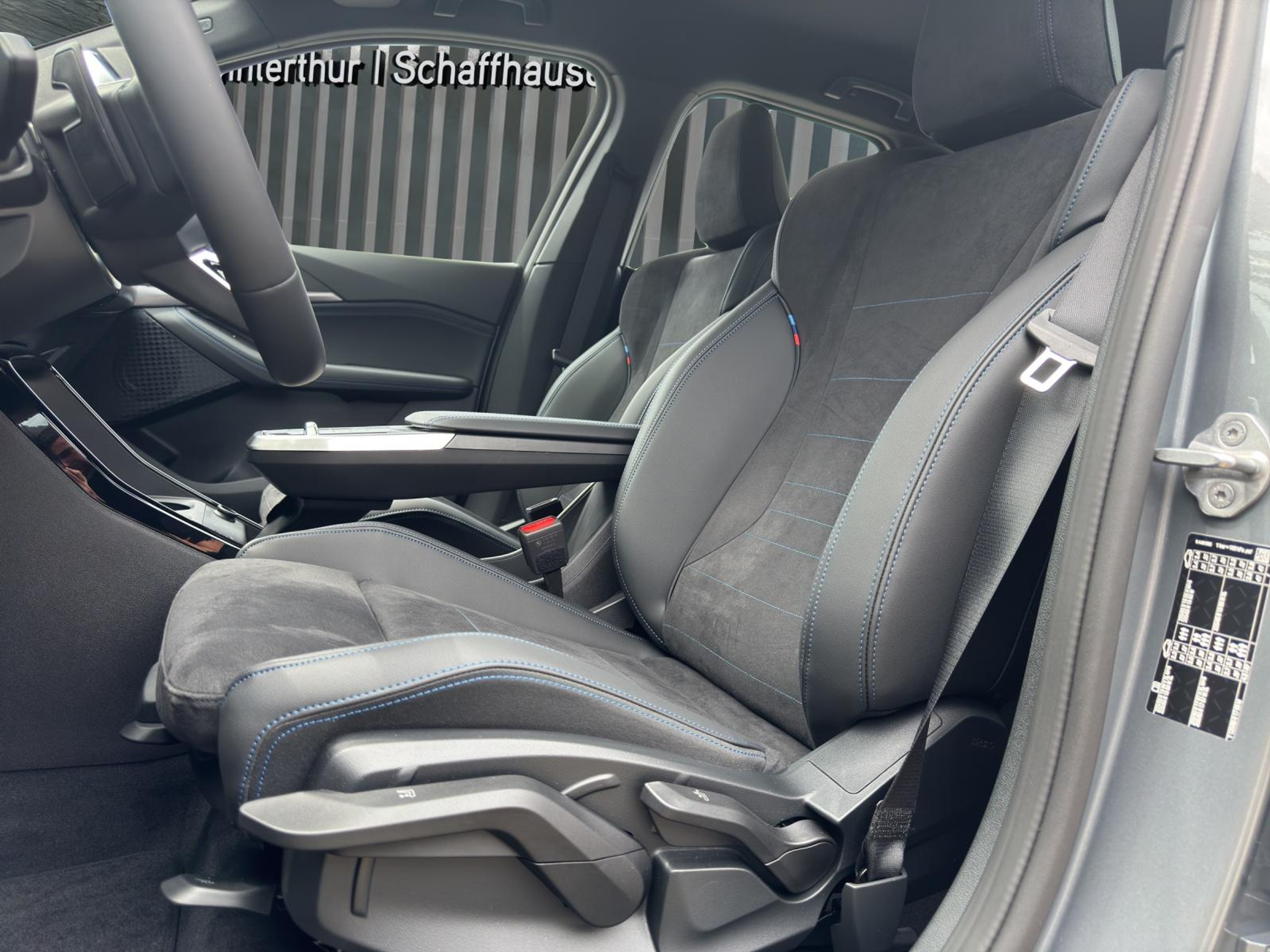 listing desktop thumbnail image 14