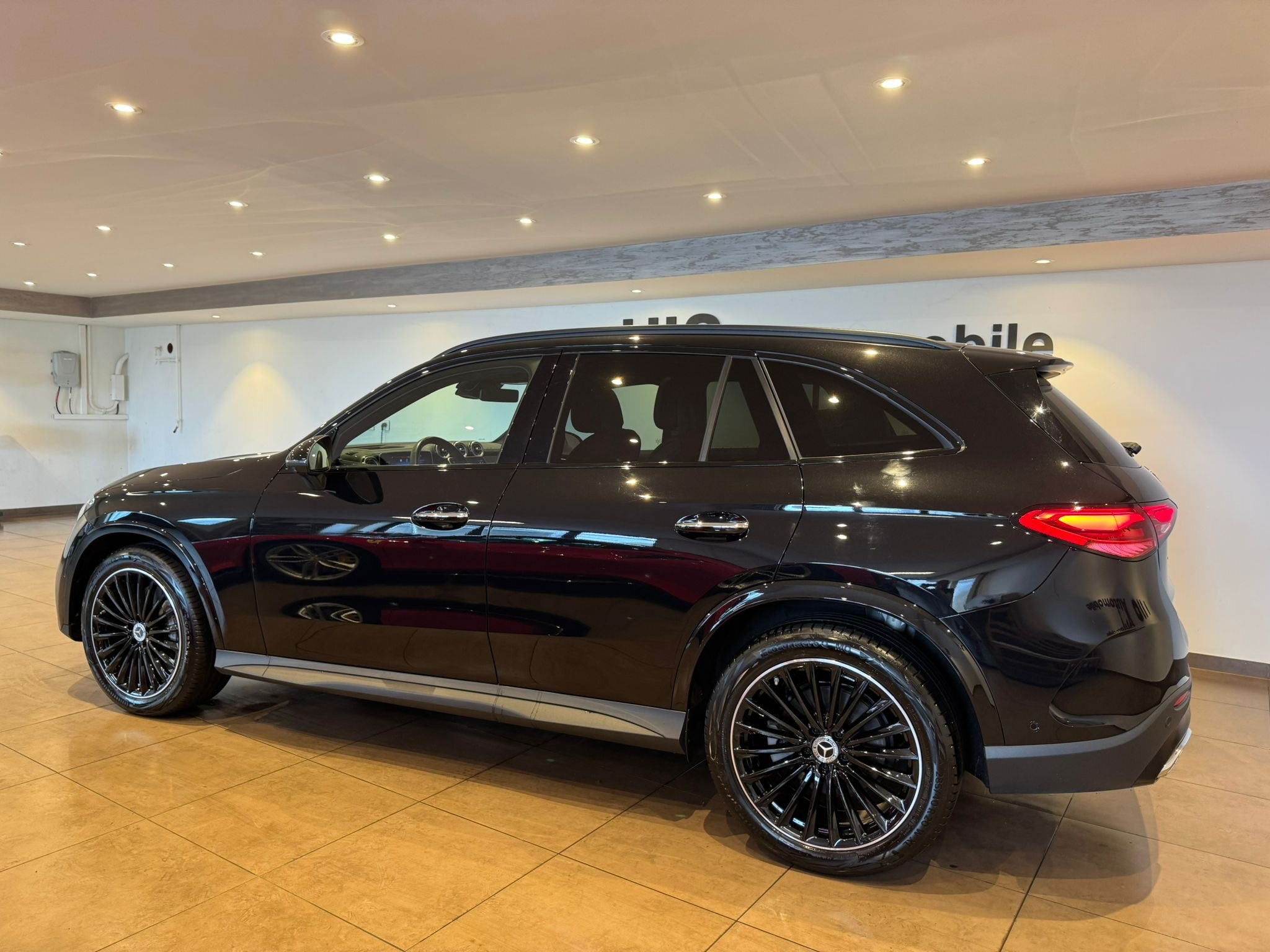 listing desktop thumbnail image 4