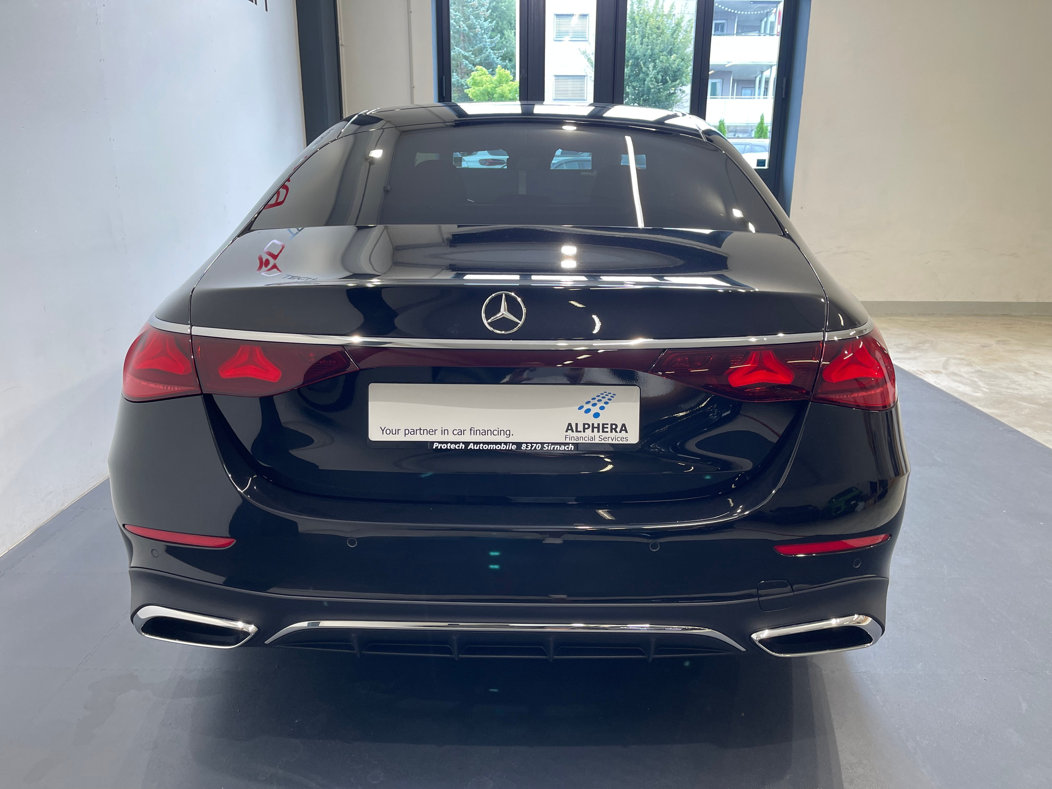 listing desktop thumbnail image 3