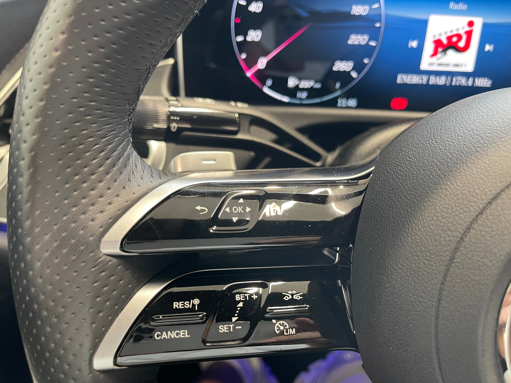 listing desktop thumbnail image 16