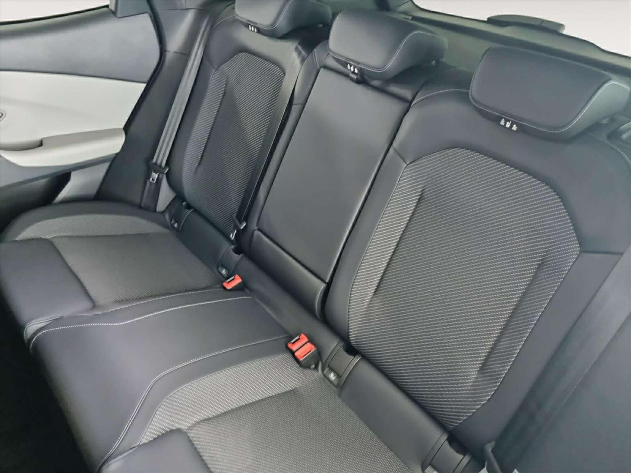 listing desktop thumbnail image 14