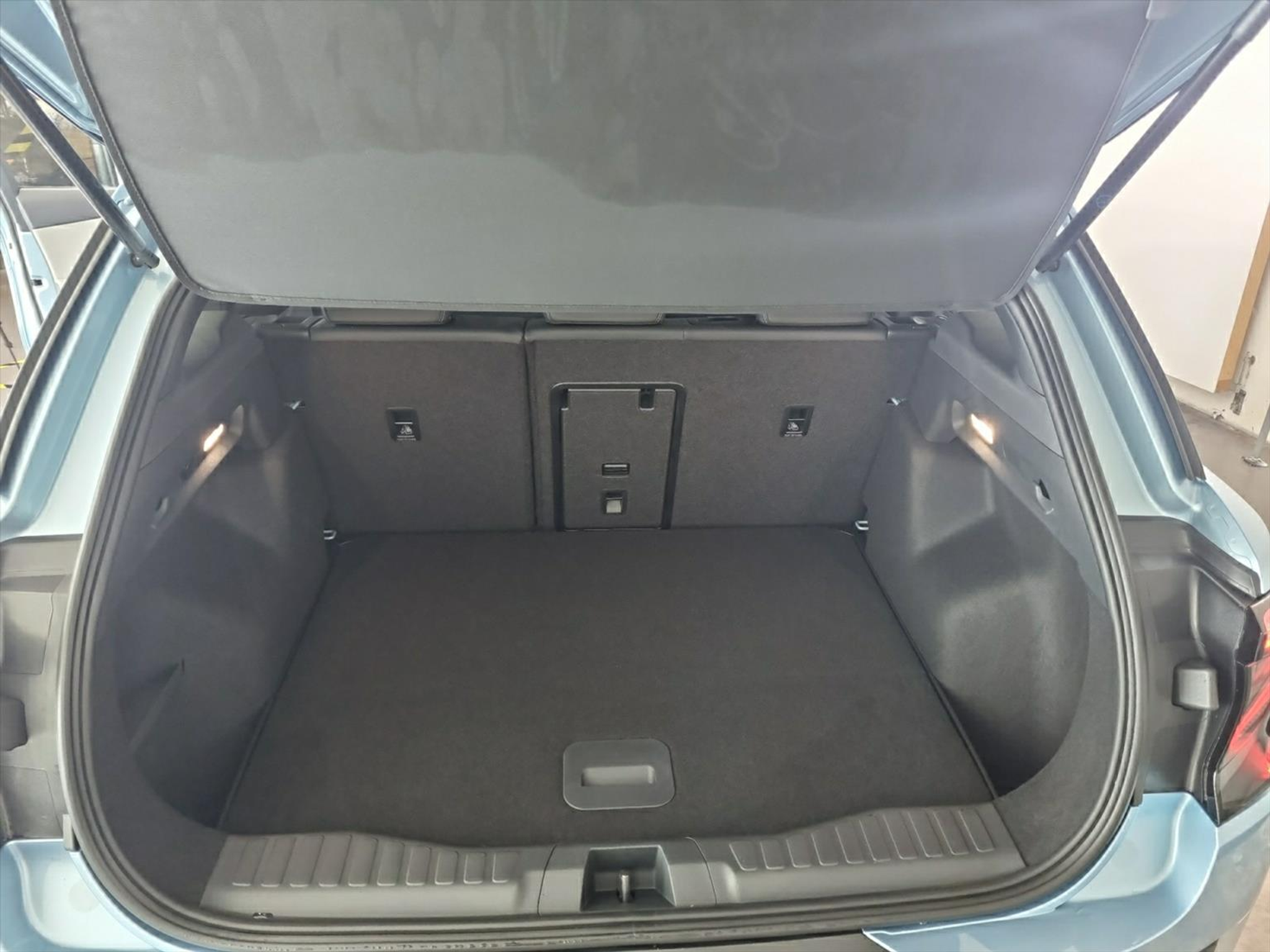 listing desktop thumbnail image 8