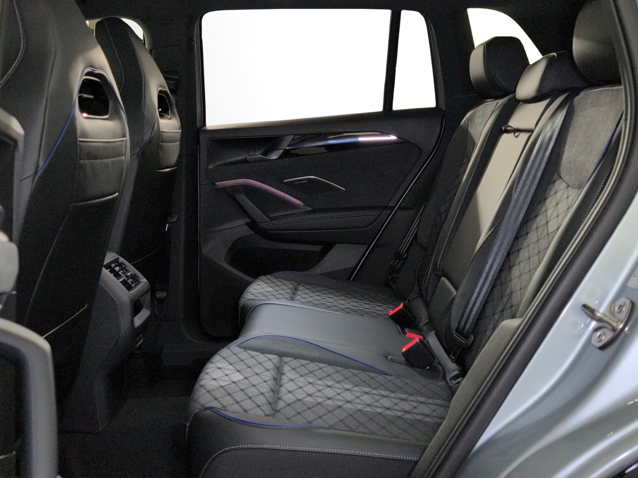 listing desktop thumbnail image 7