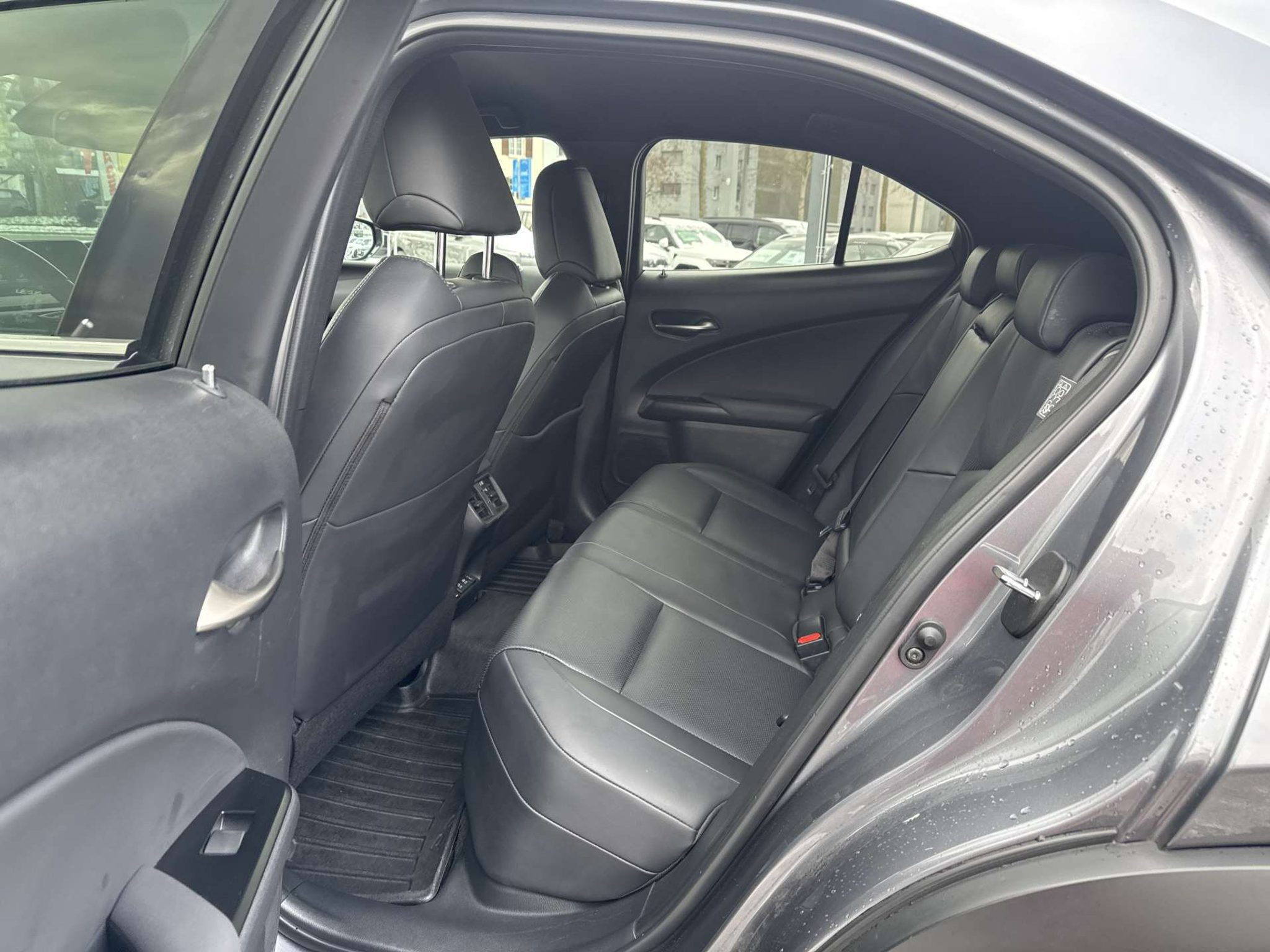 listing desktop thumbnail image 6