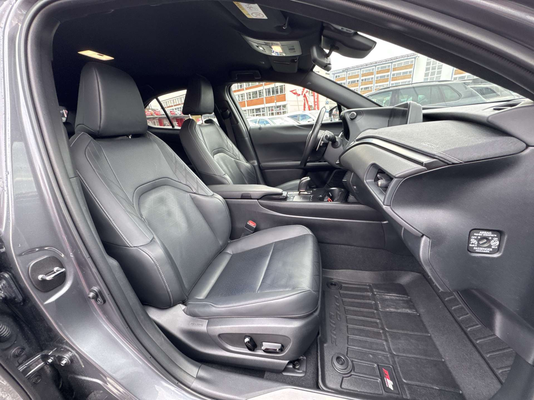 listing desktop thumbnail image 12