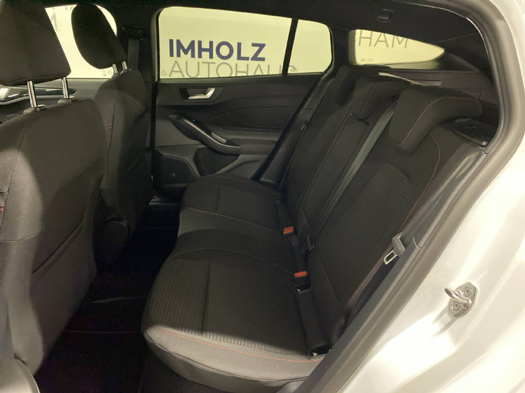 listing desktop thumbnail image 16