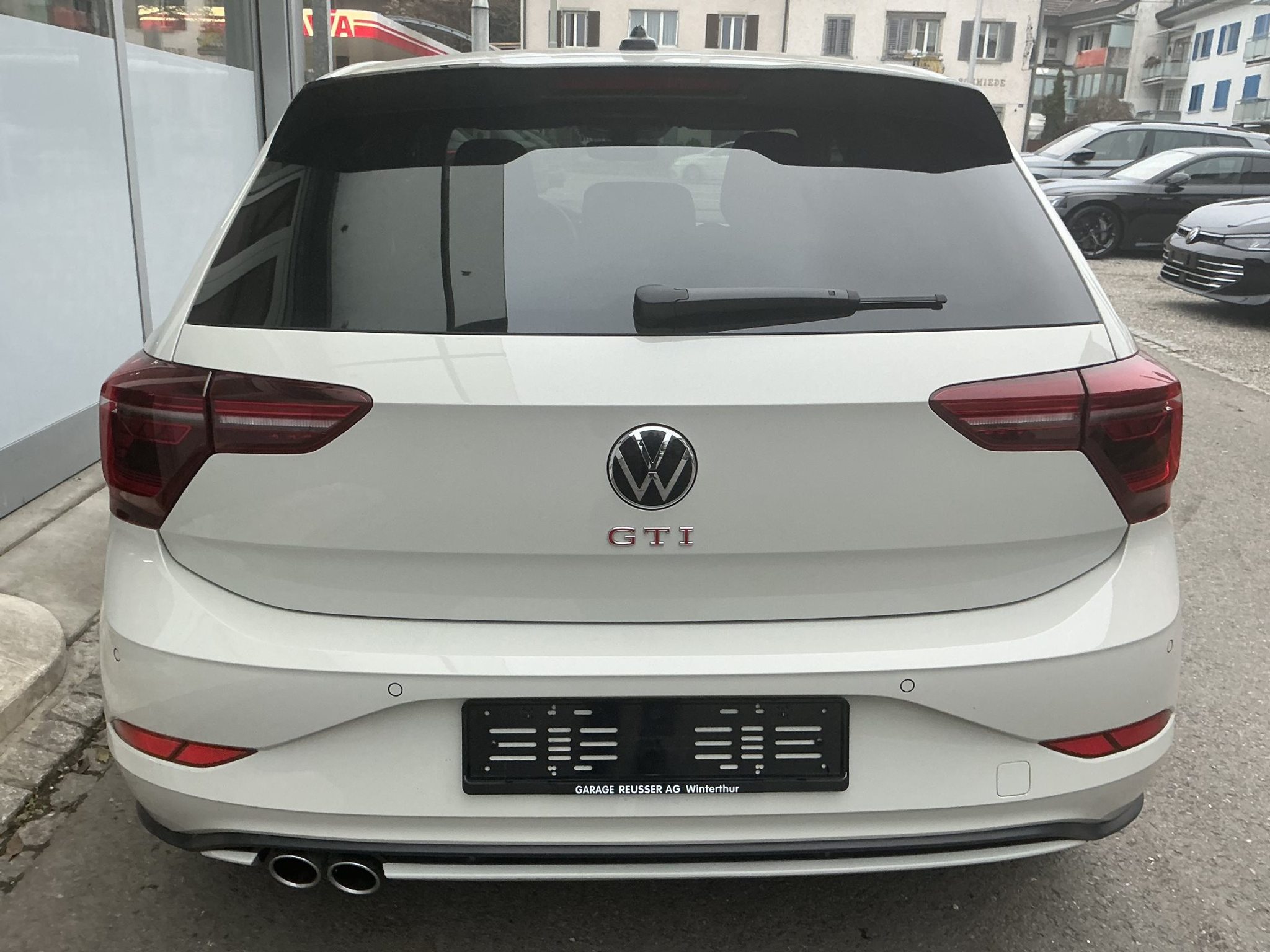 listing desktop thumbnail image 4