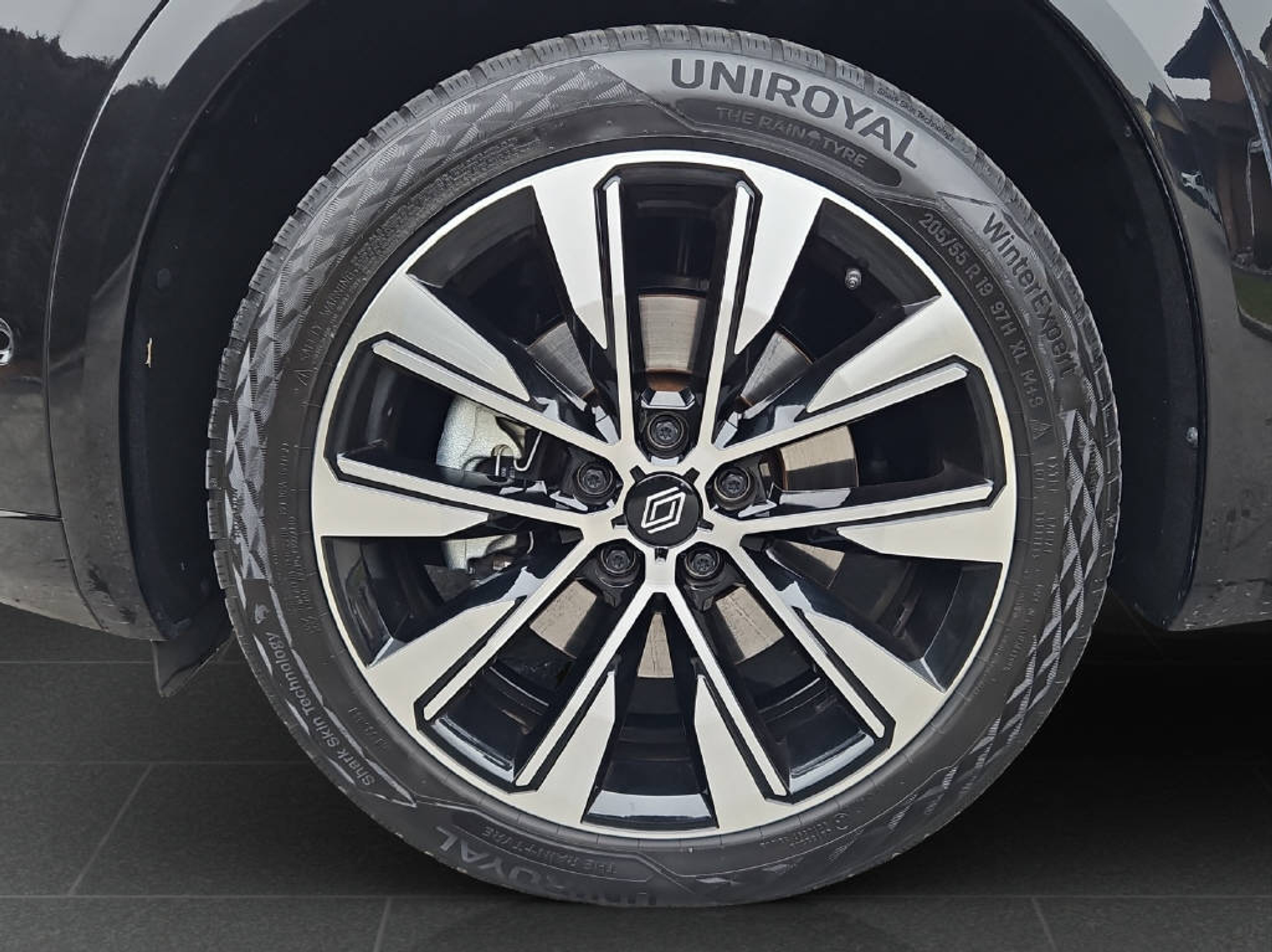 listing desktop thumbnail image 10