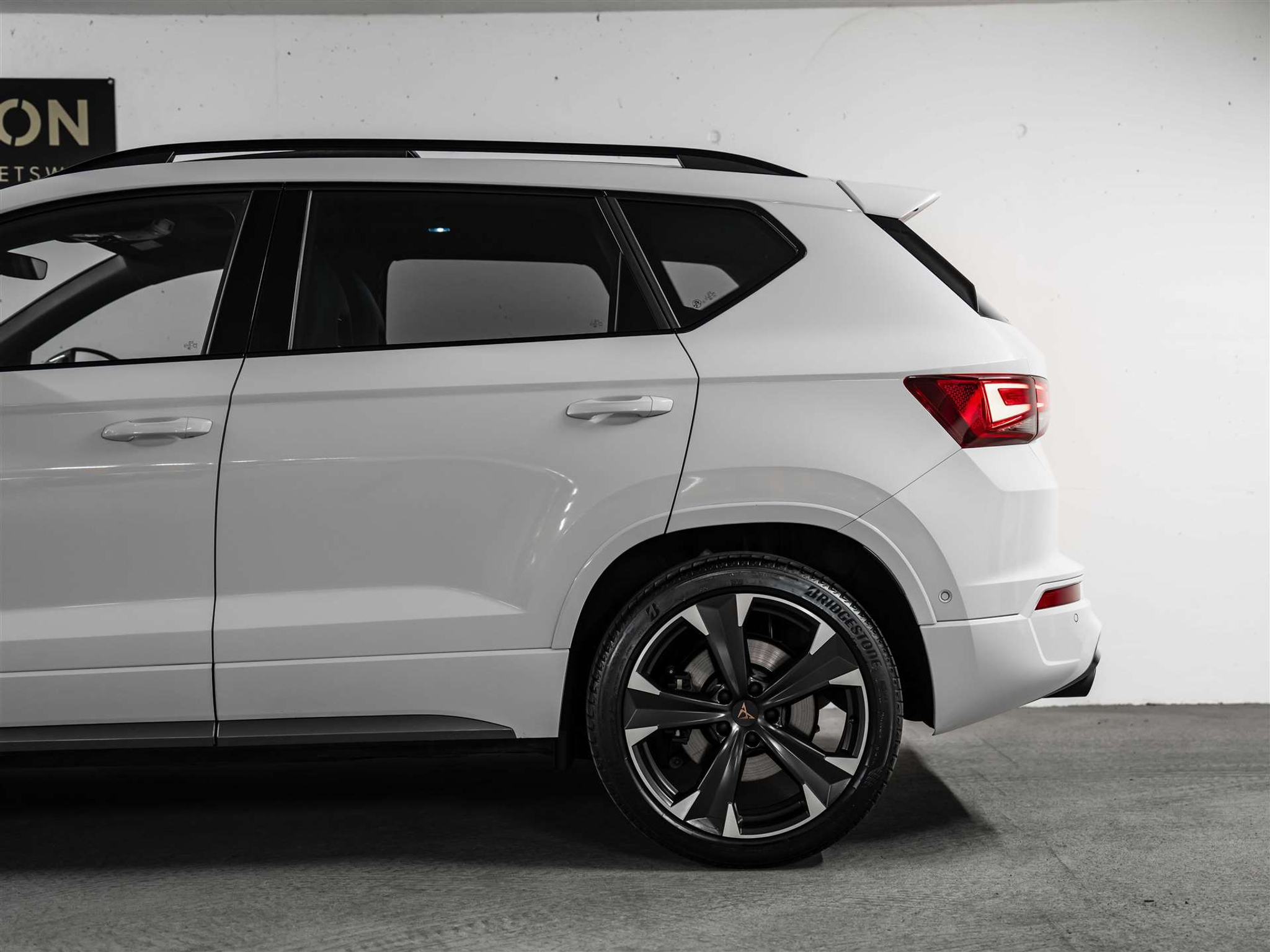 listing desktop thumbnail image 21