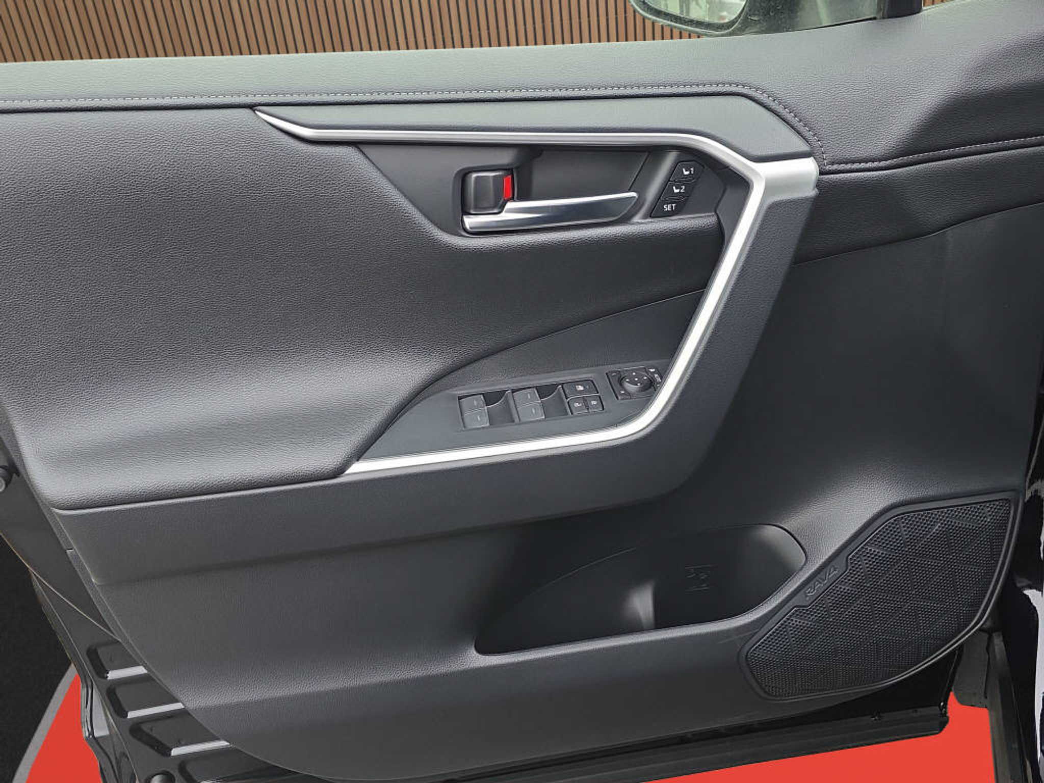 listing desktop thumbnail image 13