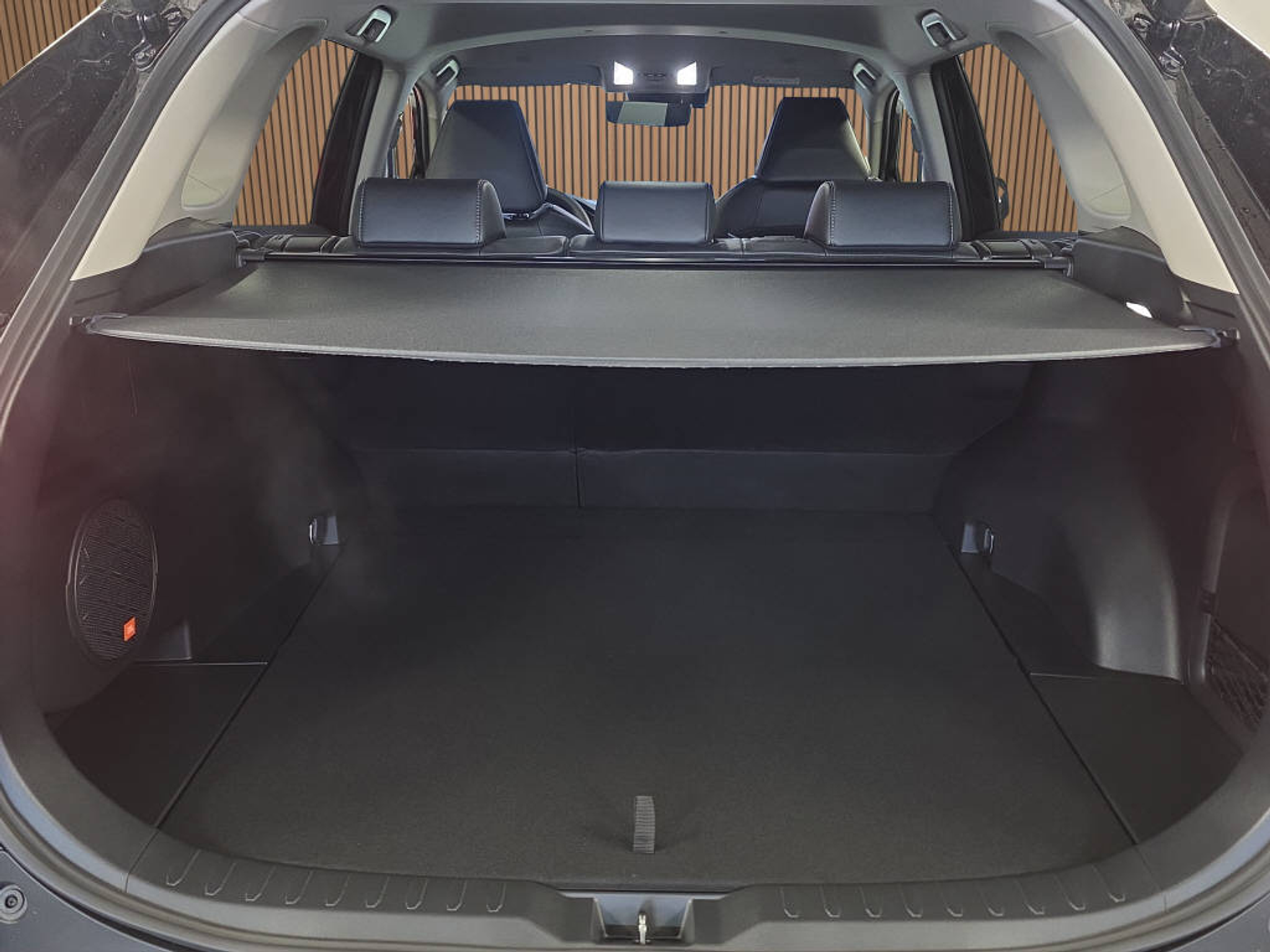 listing desktop thumbnail image 17