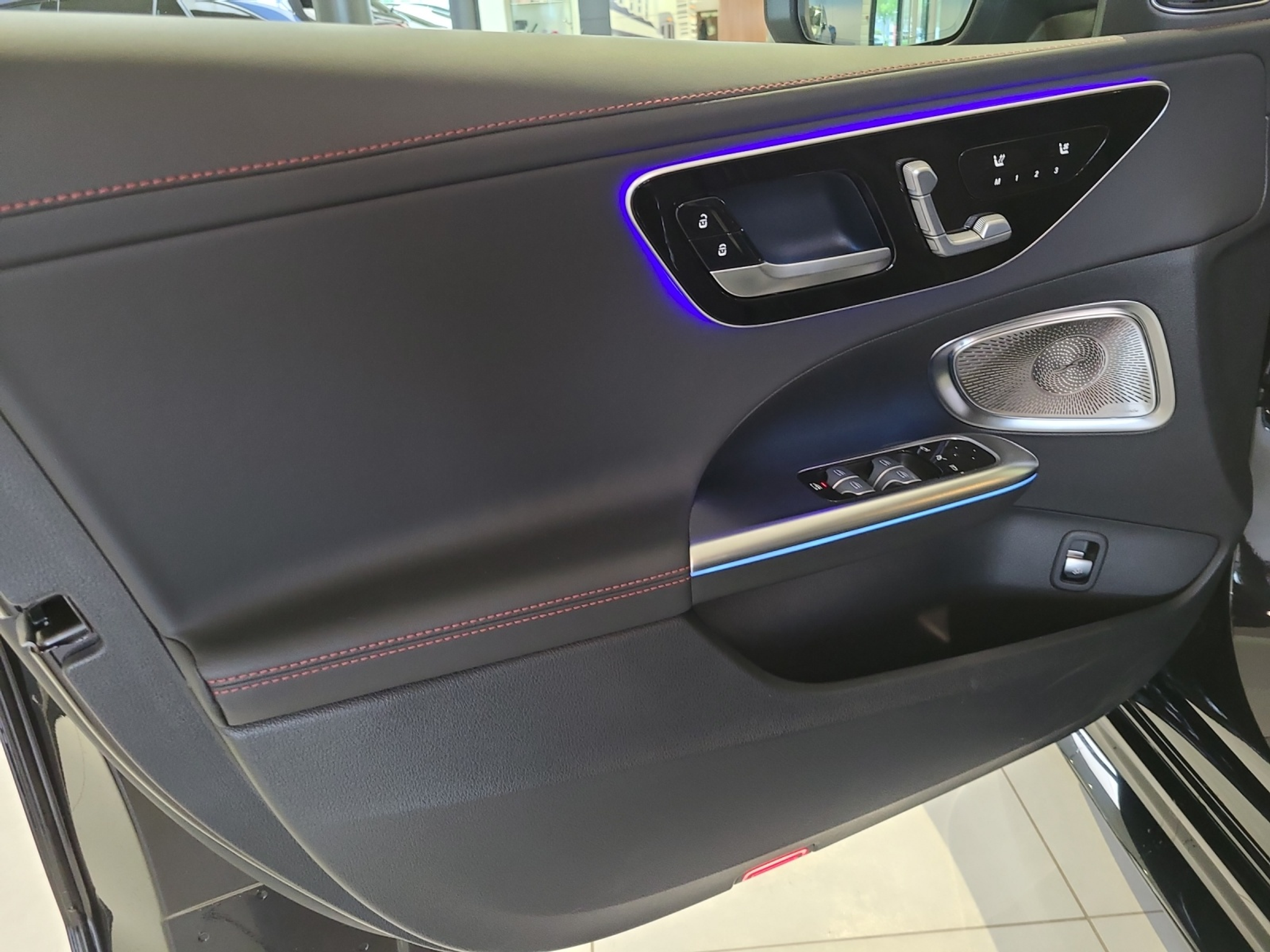 listing desktop thumbnail image 8