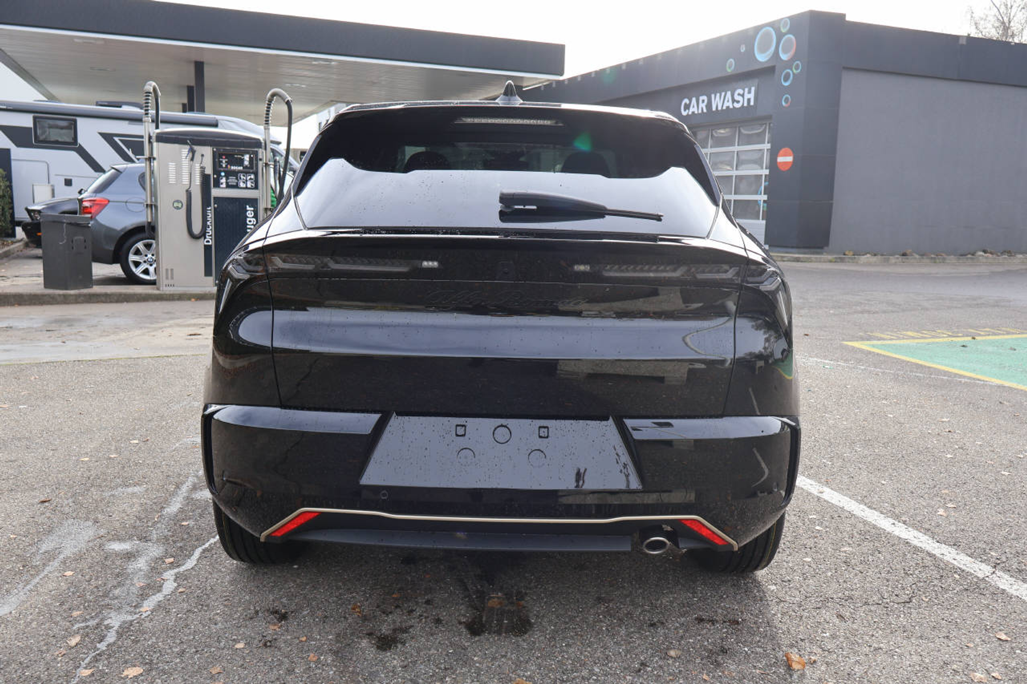 listing desktop thumbnail image 3