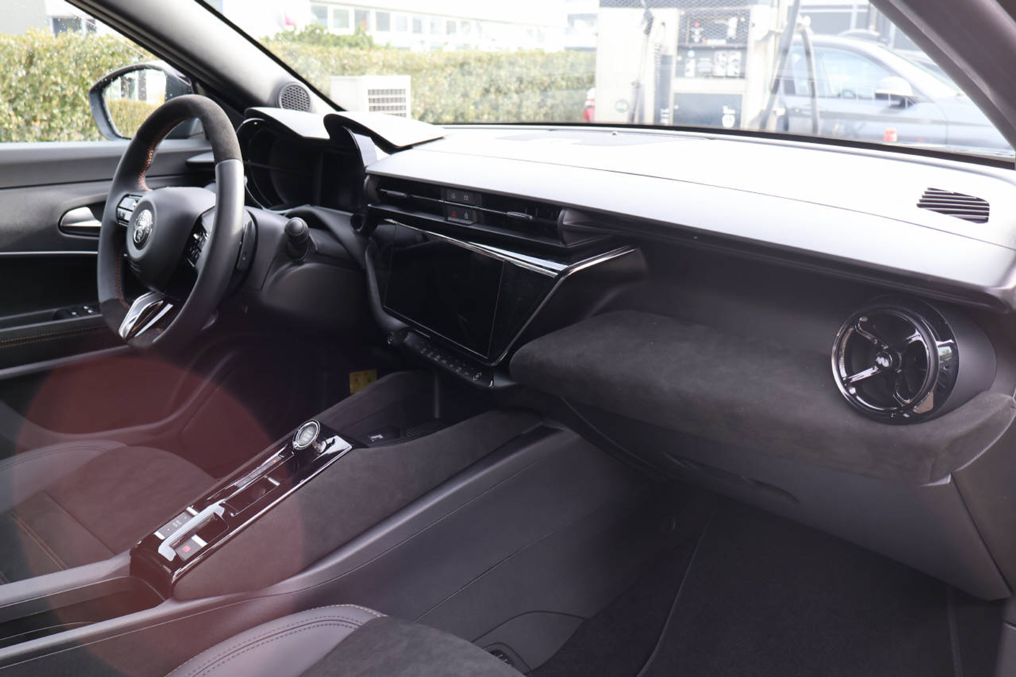 listing desktop thumbnail image 13