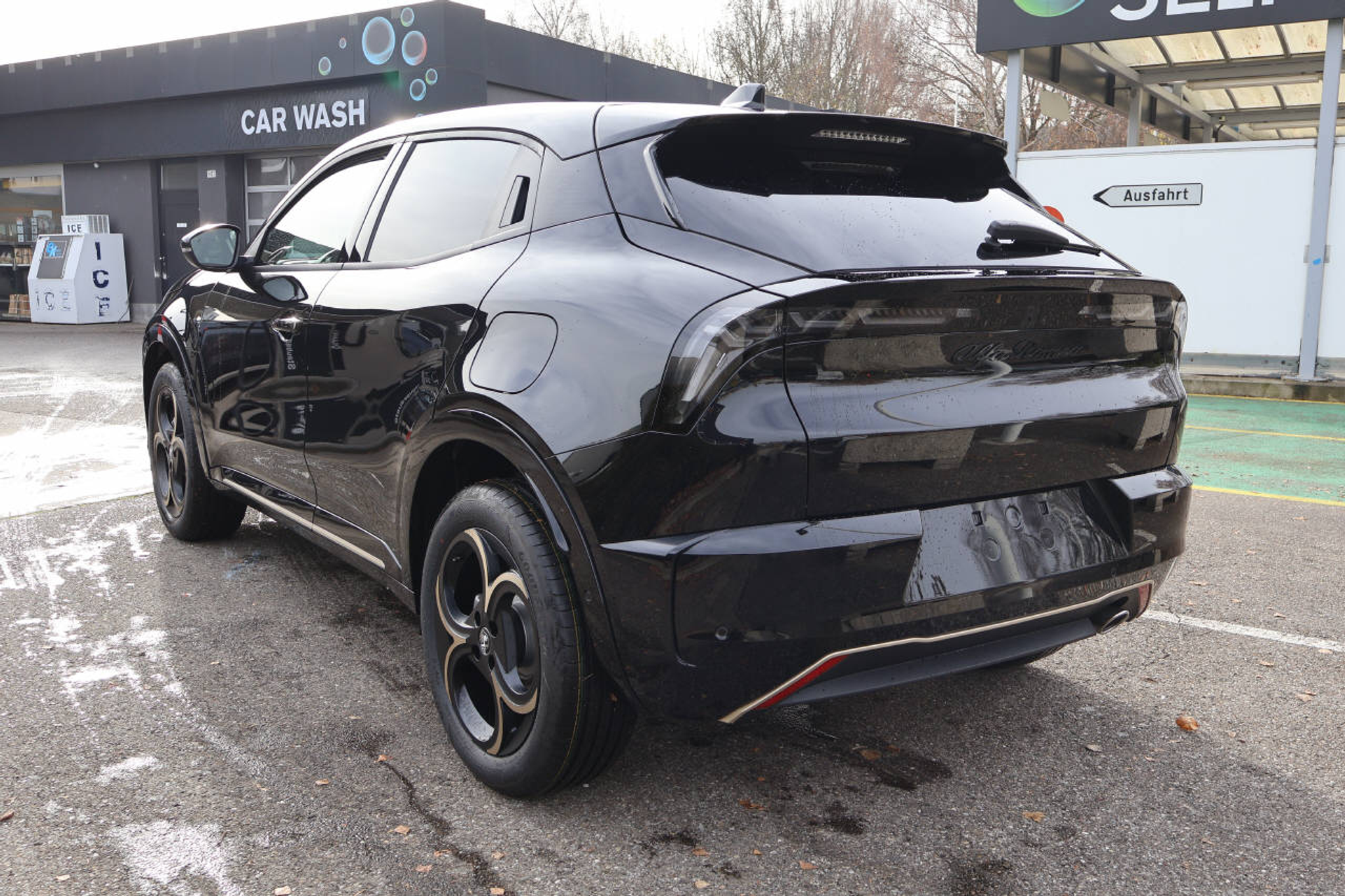 listing desktop thumbnail image 5