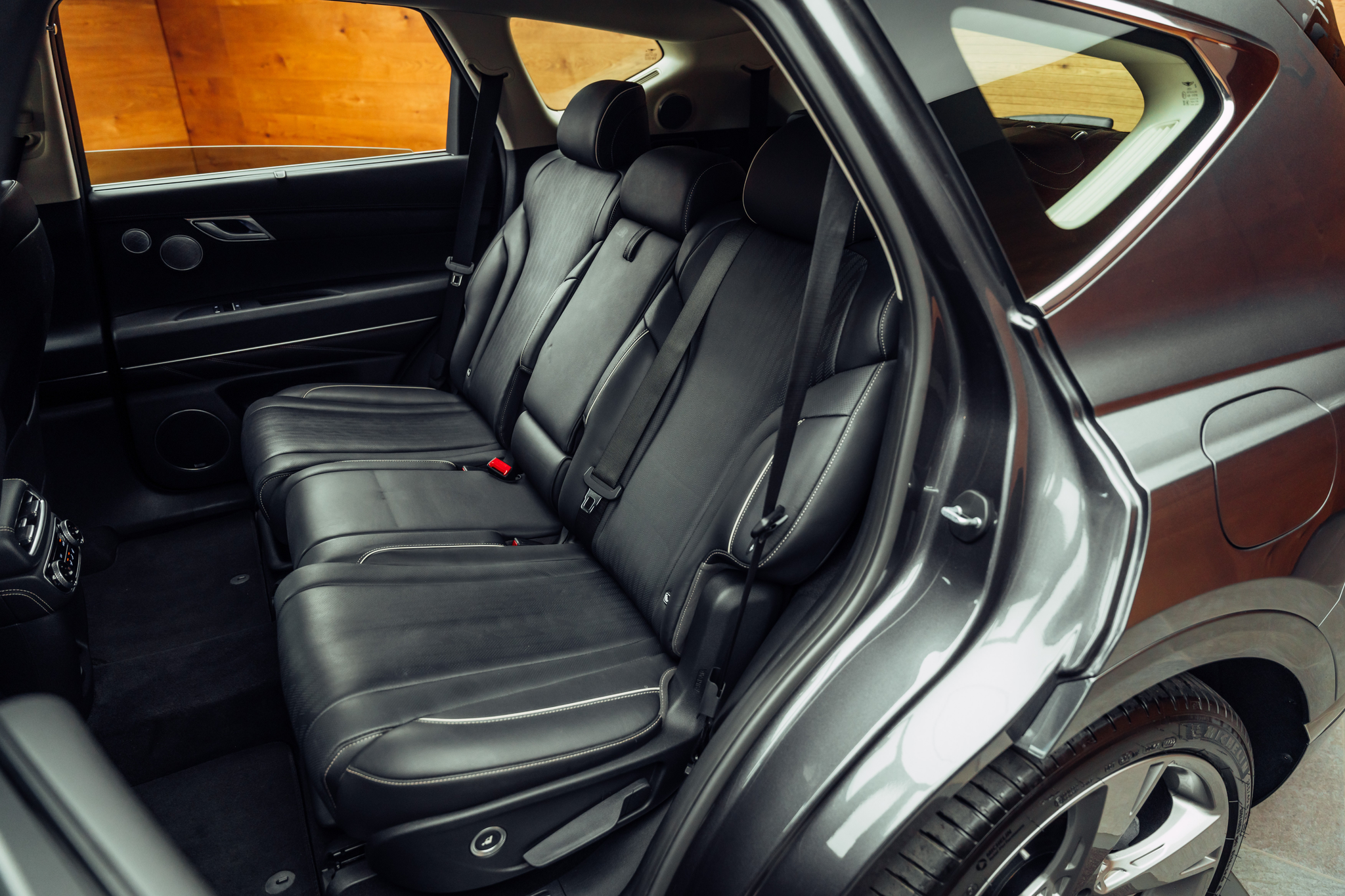 listing desktop thumbnail image 7