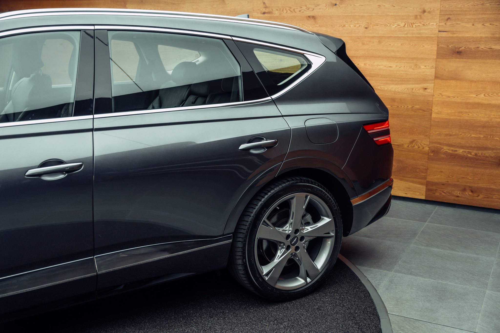 listing desktop thumbnail image 18