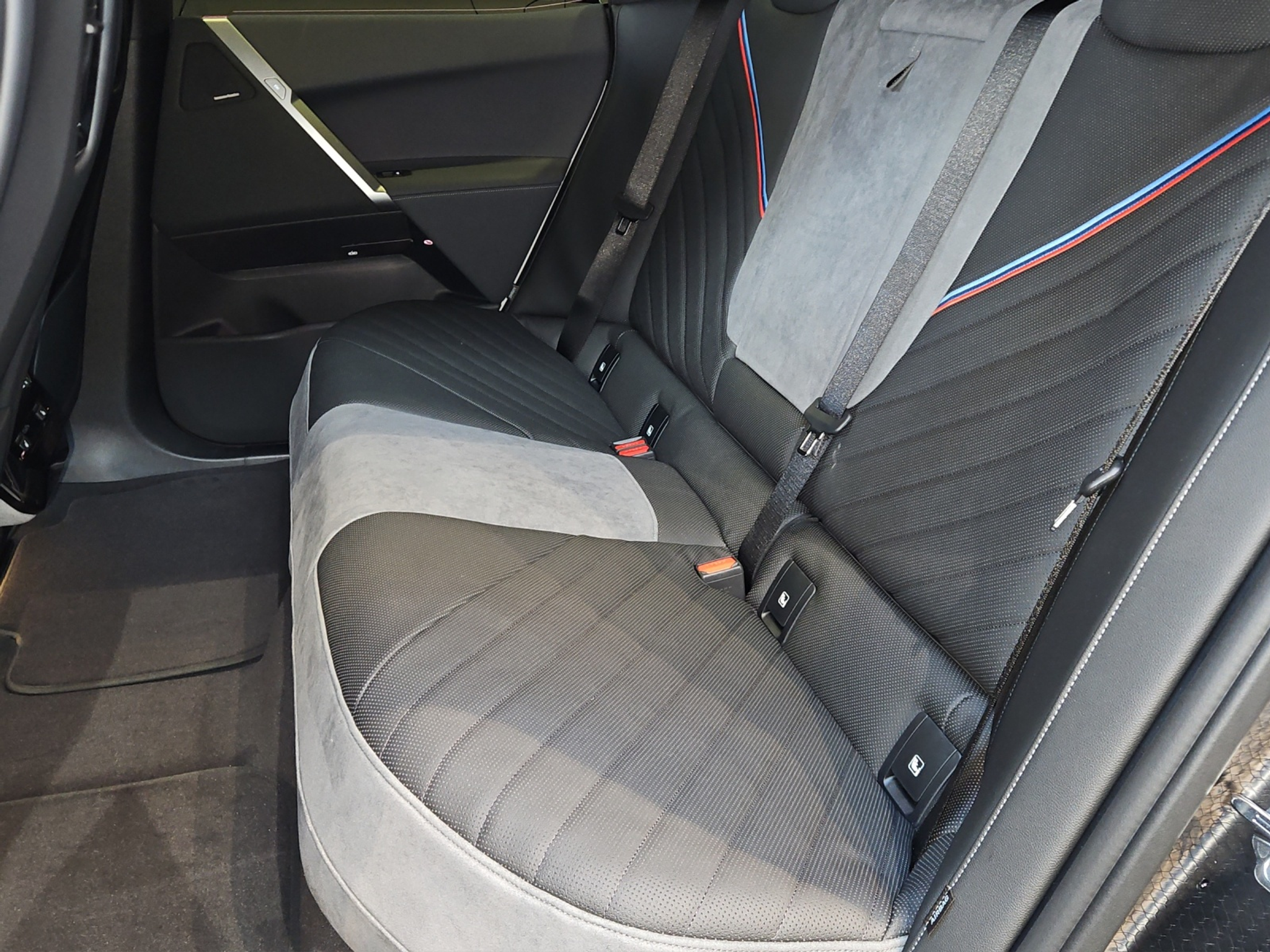 listing desktop thumbnail image 10